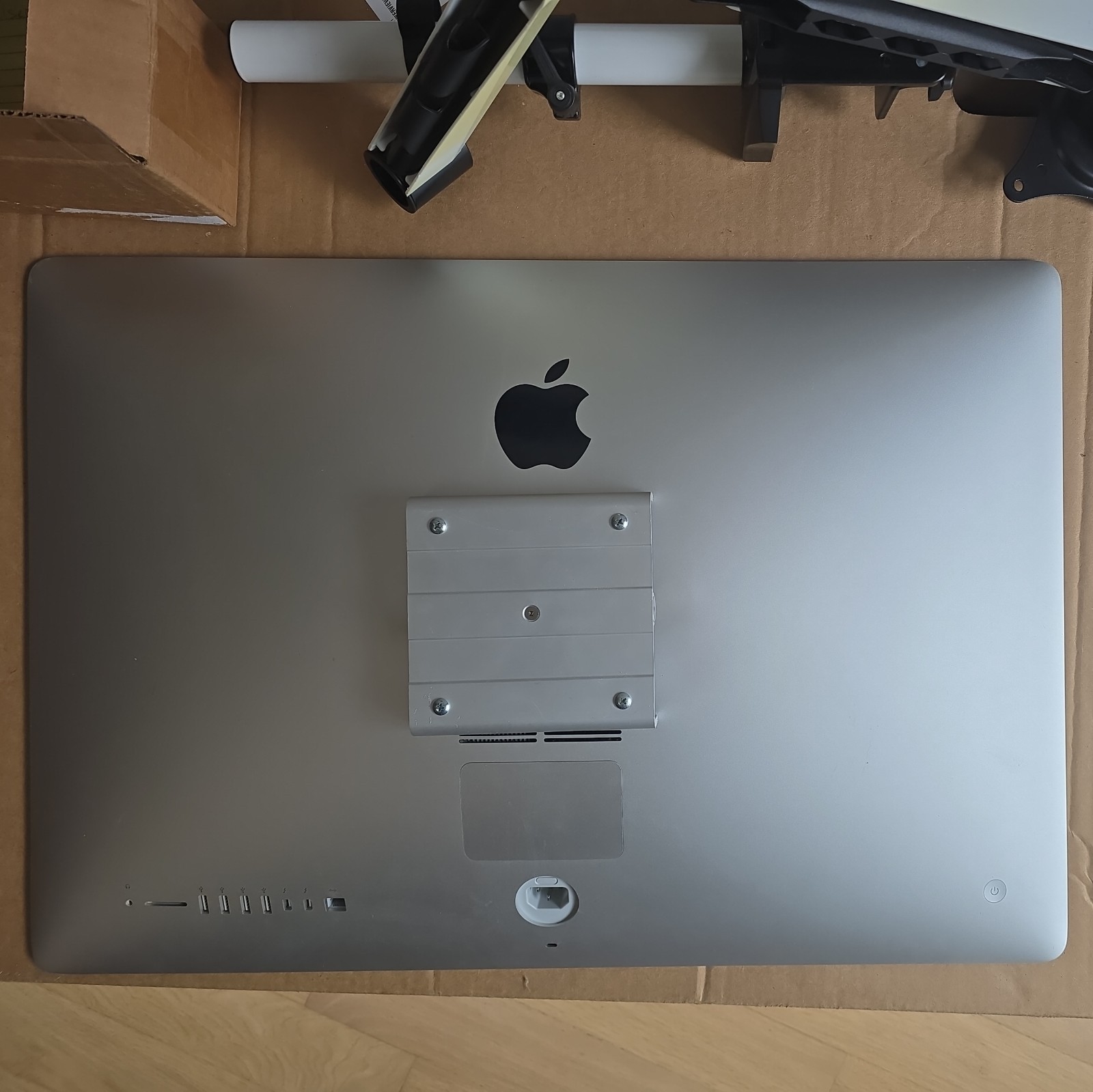 Apple iMac 27" Retina 5K Core i5 3.2GHz 32GB RAM 256 + 1TB SSD and some extra