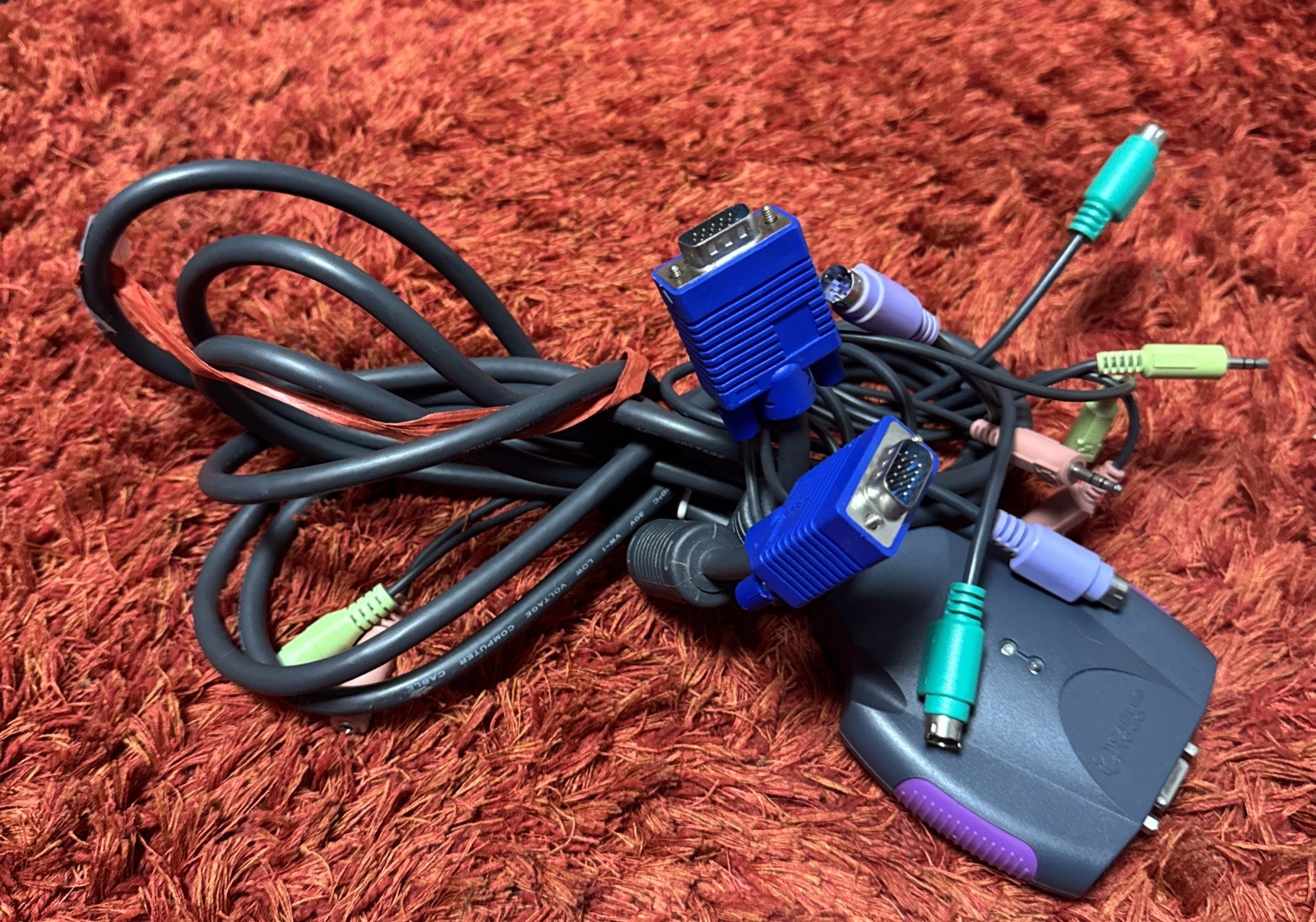 C2G Model / SN:29561 USB Micro KVM With Audio Tru-Link  2 Port Cables To Go