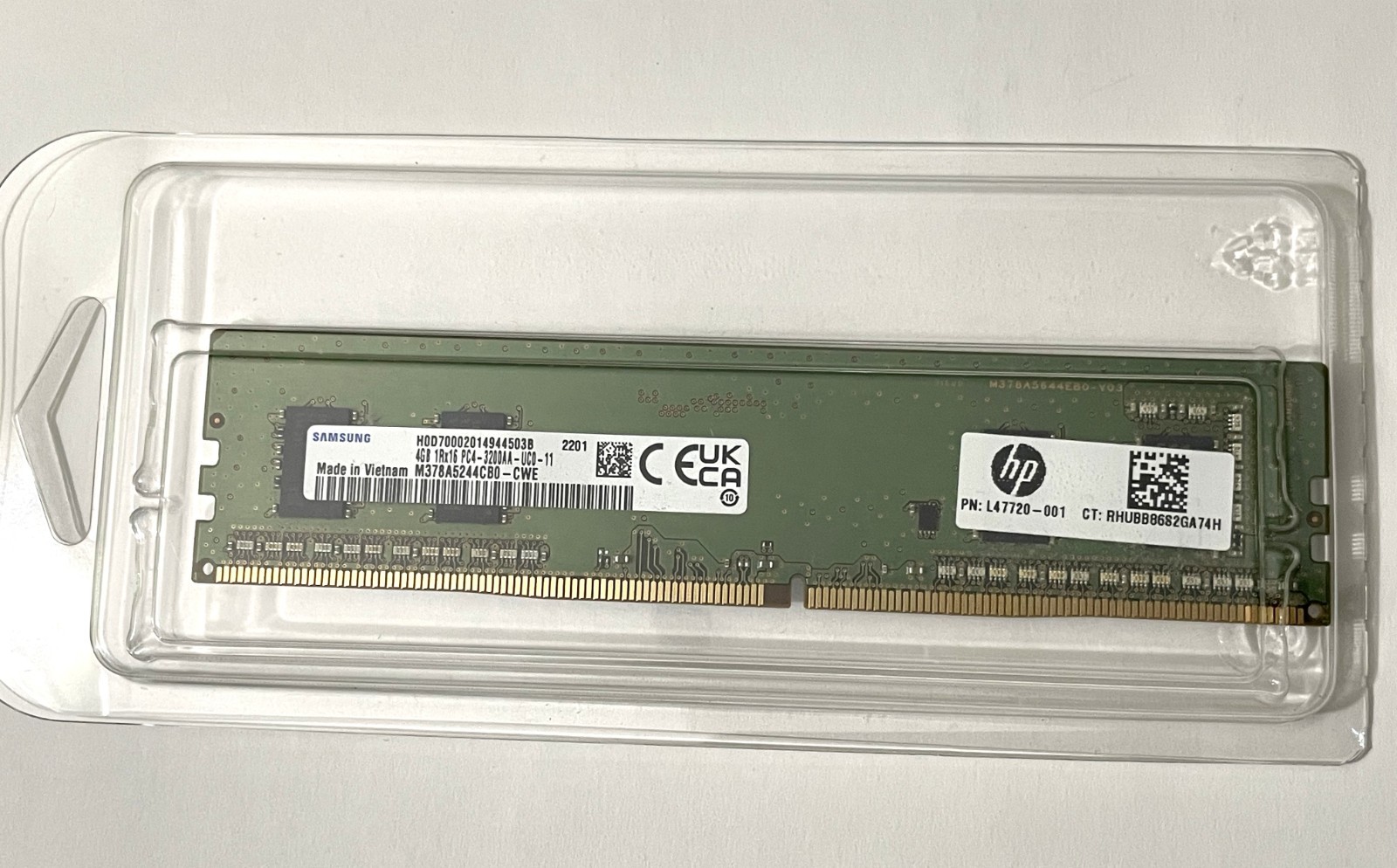 4GB 1Rx16 PC4-3200AA-UC0-11 M378A5244CB0-CWE Samsung Desktop RAM.