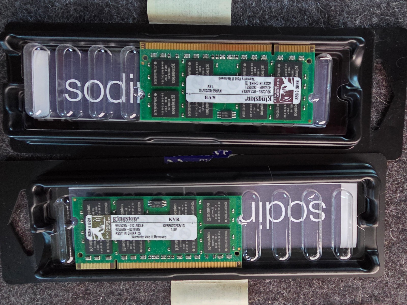 2X Kingston 1GB PC2-5300/ DDR2-667 So-Dimm 200 PIN RAM  KVR667D2S5/1G