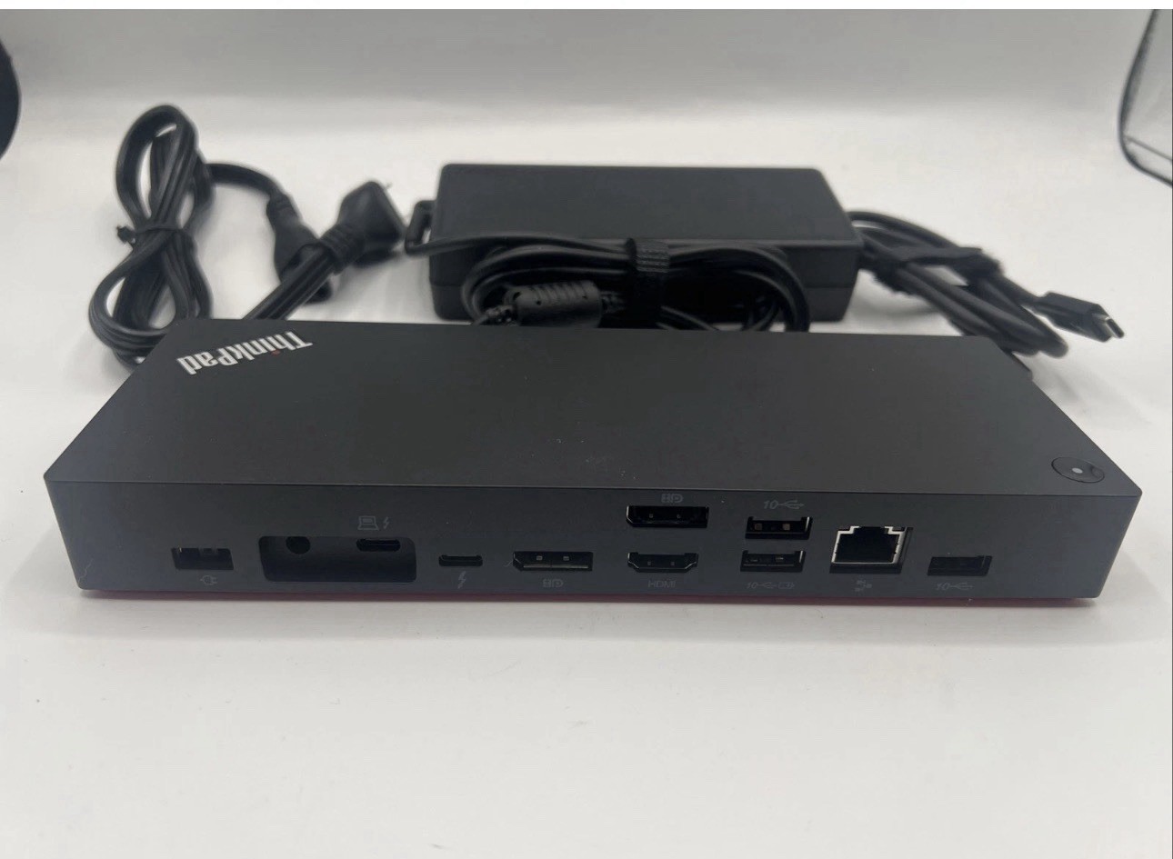 Lenovo DK2131 ThinkPad Thunderbolt 4 Workstation DOCK and Cable, 300w charger