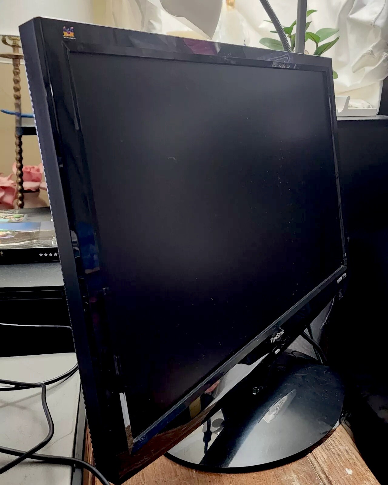 View Sonic Widescreen Monitor 22.5x14.5” HDMI Serial R4F093701560 Model VX2433WM