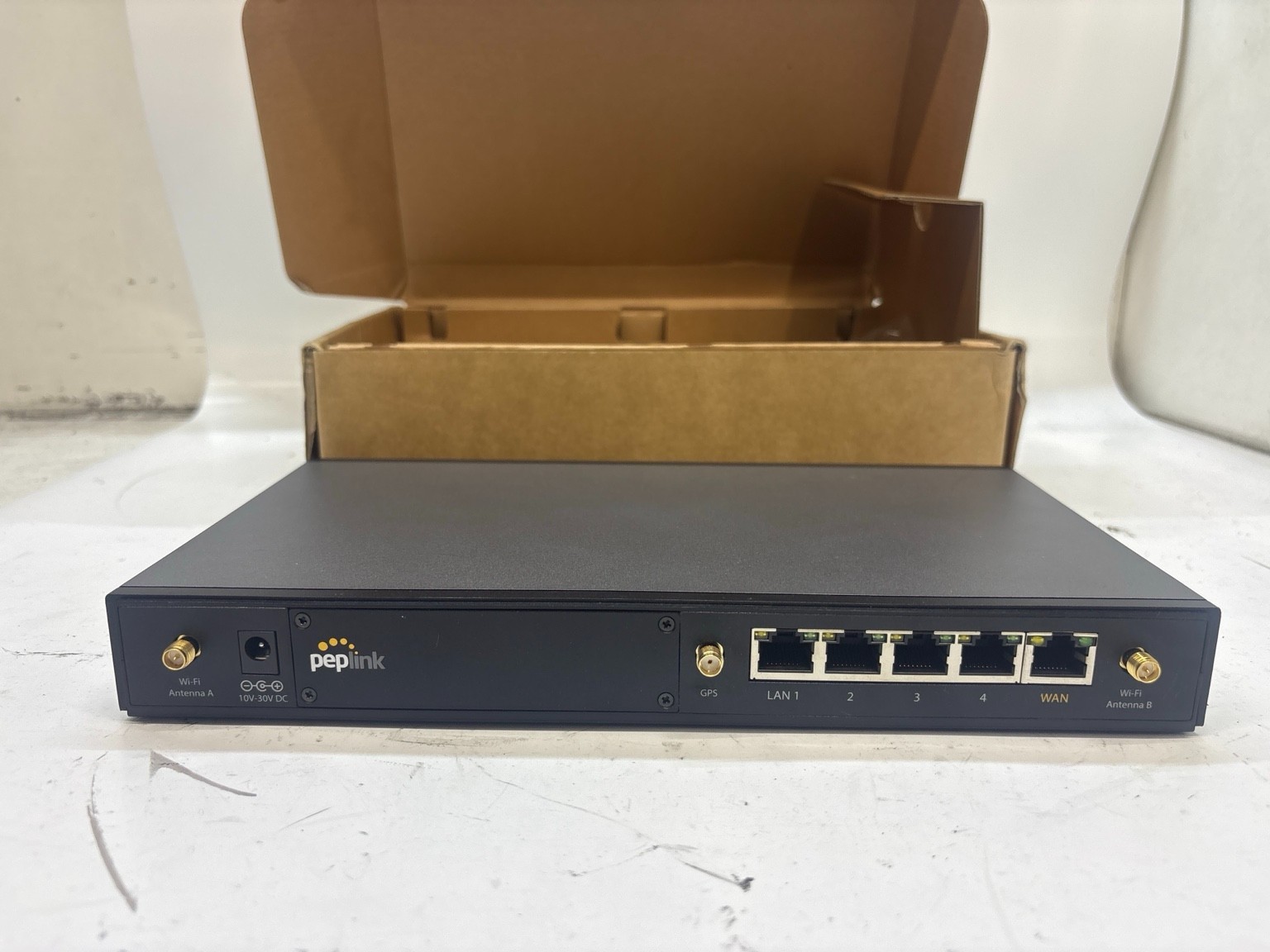 Peplink Balance 20X BPL-021X-LTEA-US-T-PRM CAT-7 LTE Router w/ Accessories T8B5