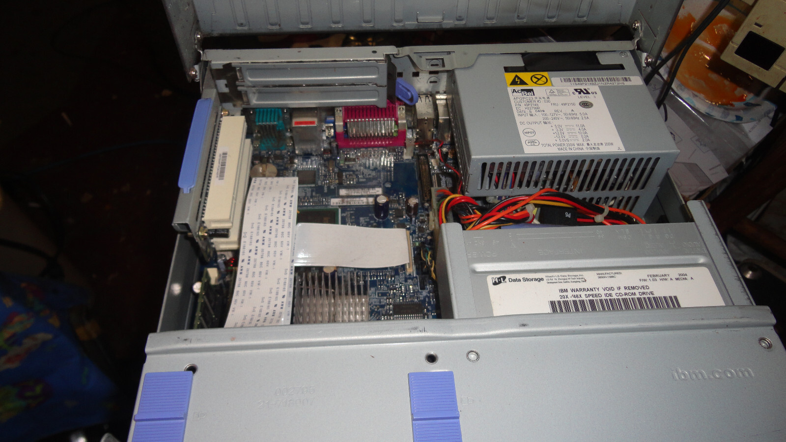 IBM ThinkCentre 8183-d7U Desktop - Pentium 4 @ 2.8Ghz / 1GB / 40 gb HDD