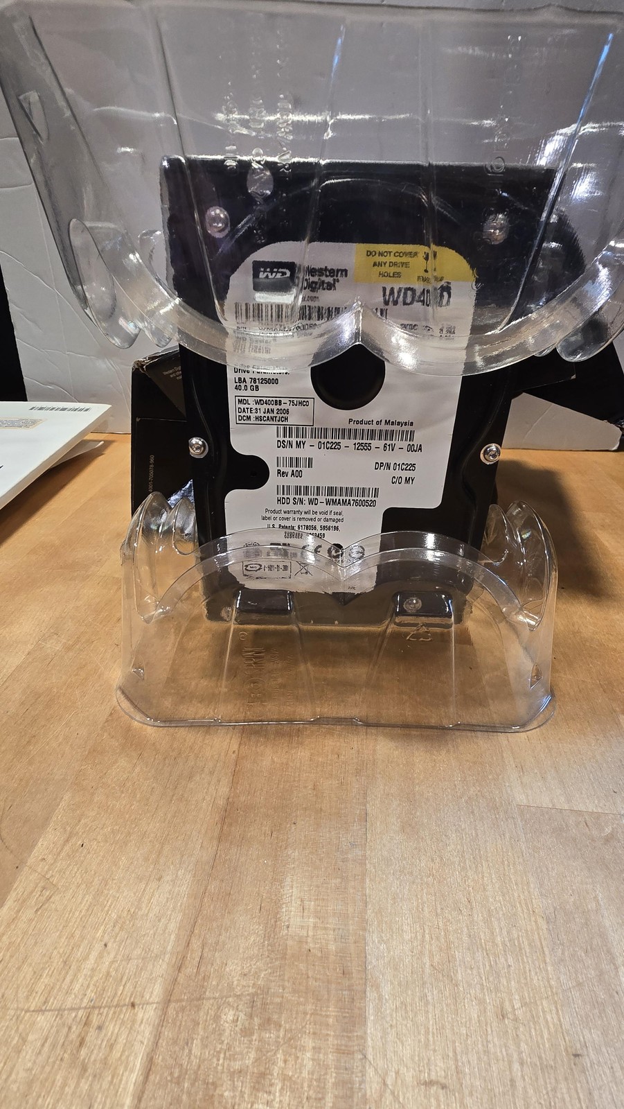 Western Digital WD Caviar WD400 40GB 3.5in IDE PATA Hard Drive w/ 320GB Box