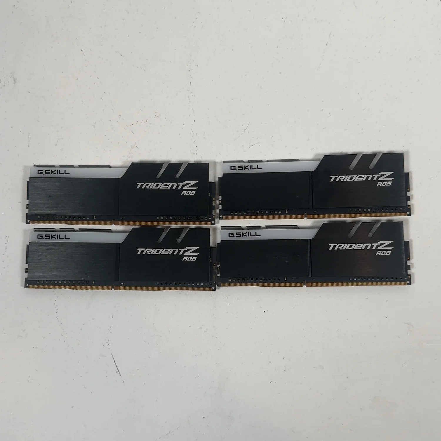 G.Skill Trident Z RGB 32GB (4x8GB) RAM DDR4 3200MHz 3200C16Q-32GTZR