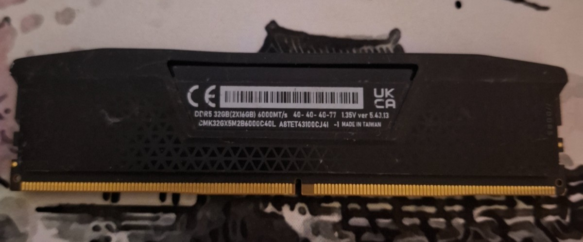 1x16GB Corsair Vengeance DDR5-5600 RAM UDIMM Desktop (CMK32GX5M2B5200C40)