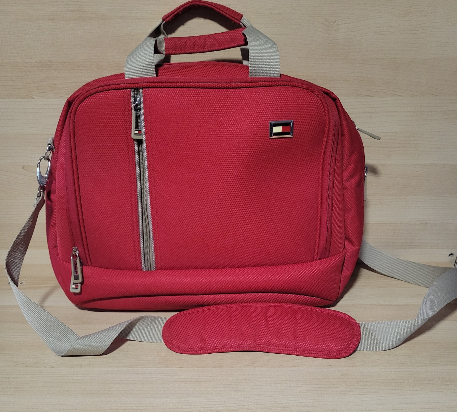 Tommy Hilfiger Red Computer Bag Travel Bag Laptop iPad Commuter Shoulder Case