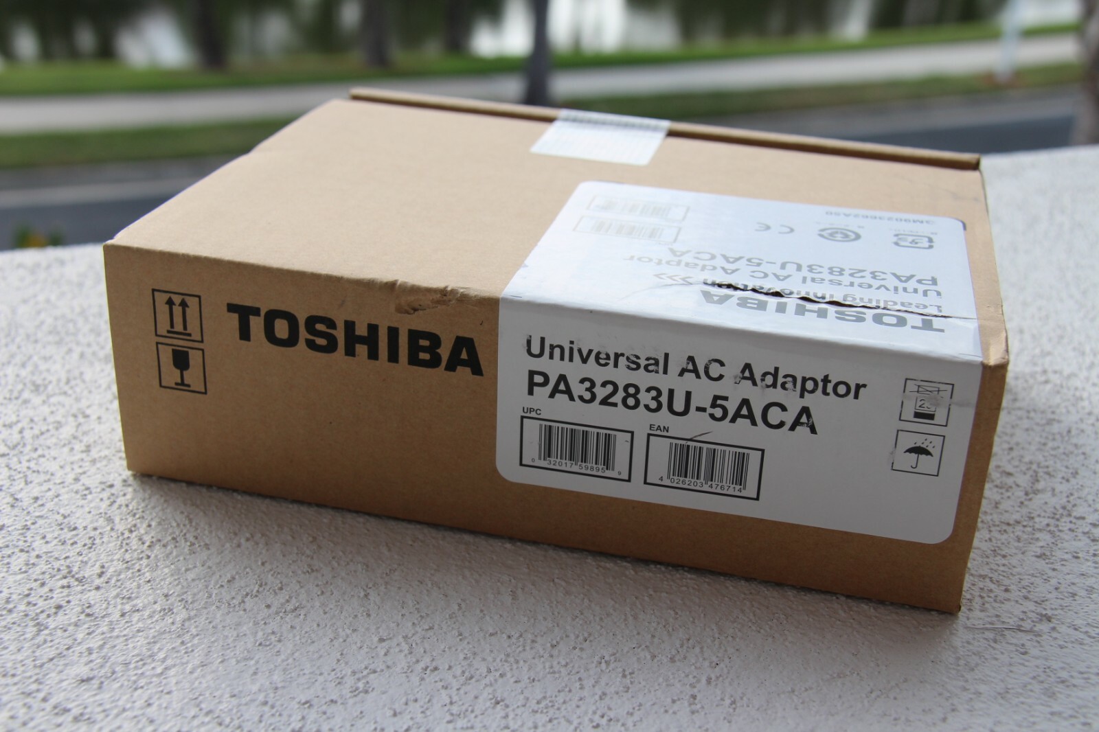 Toshiba PA3283U-5ACA Universal AC Adapter NEW in Box 15V 5A