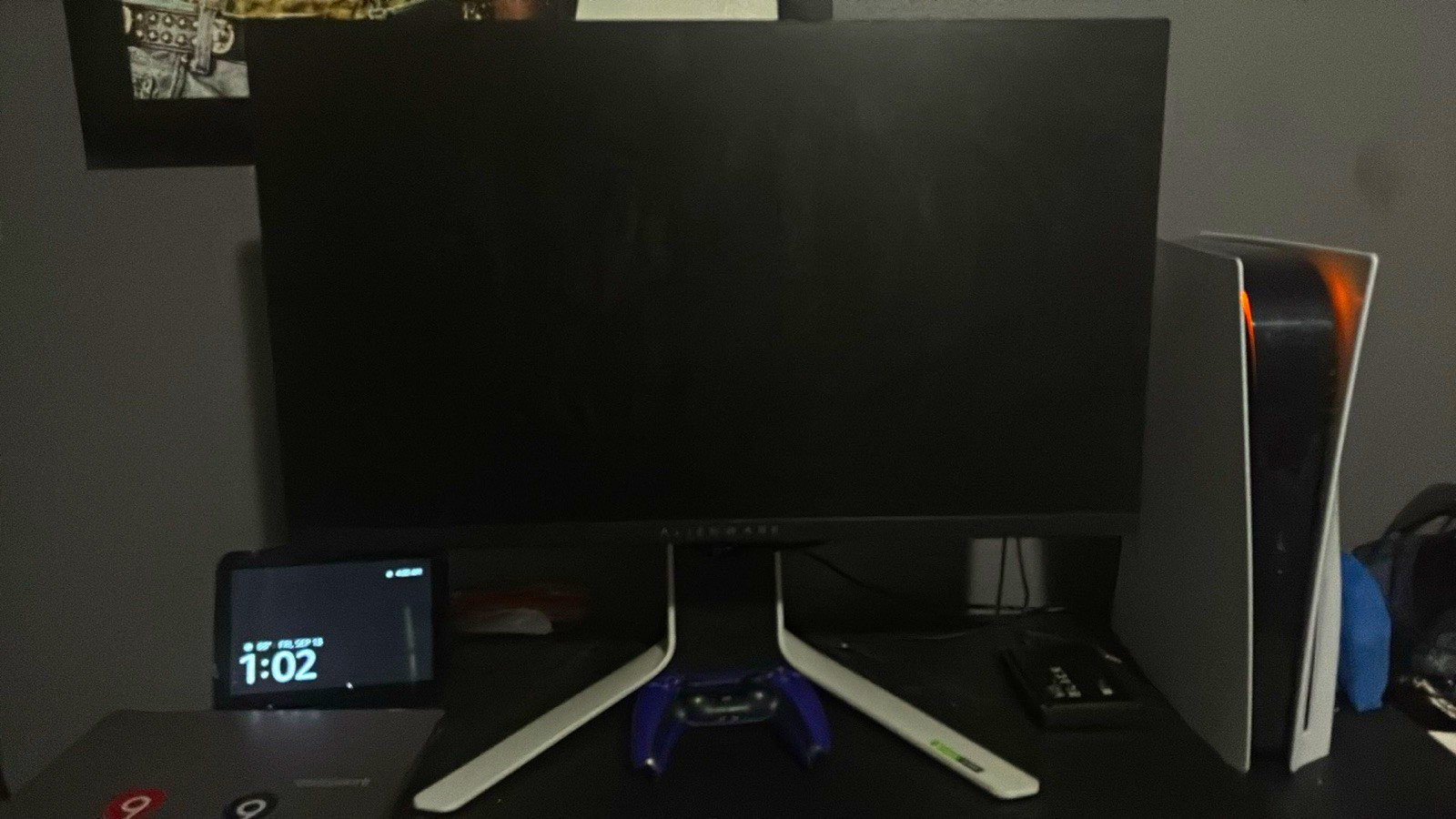 Alien ware monitor AW2720HF. It’s a 27-inch 1080p (Full HD) gaming monitor,