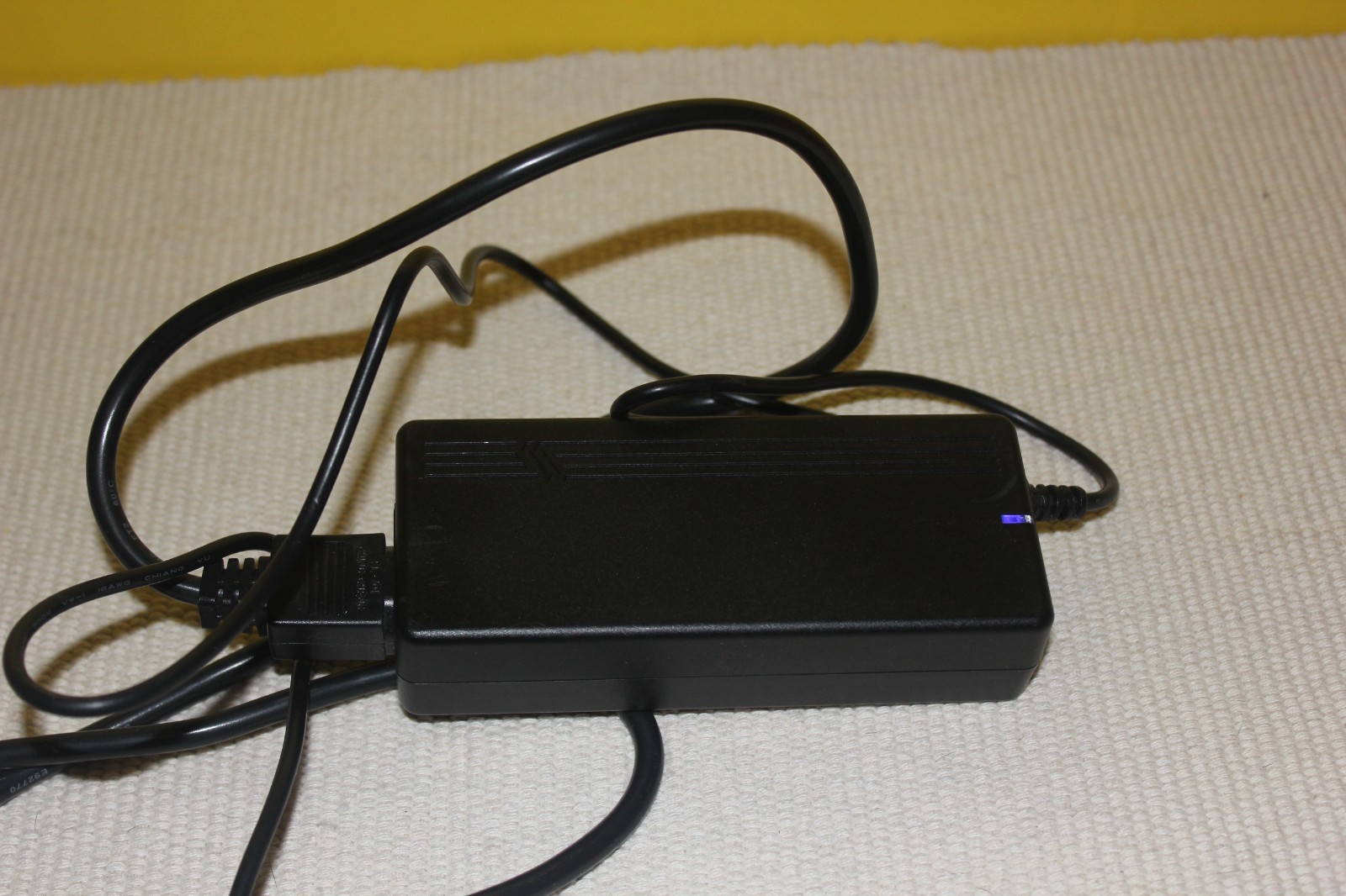SEASONIC SSA-0901-12 AC - 12 VDC 80W 12V 6.6A AC ADAPTER DC POWER SUPPLY