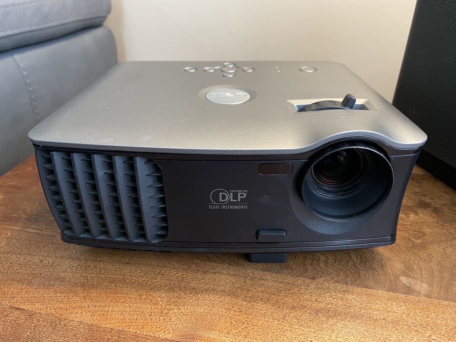 Dell 1800MP DLP Projector 3x Power Cords, Remote, Cable, Carry Case