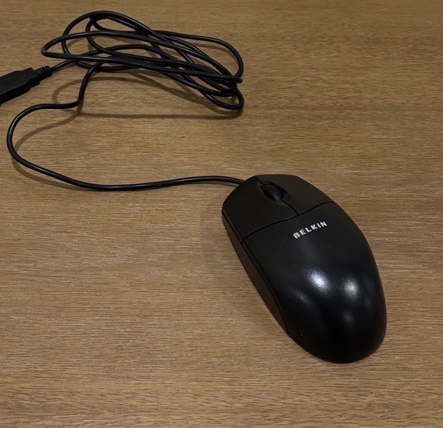 BELKIN F8E812-BLK Black 3 Buttons 1 x Wheel USB or PS/2 Wired Ball Combo Mouse