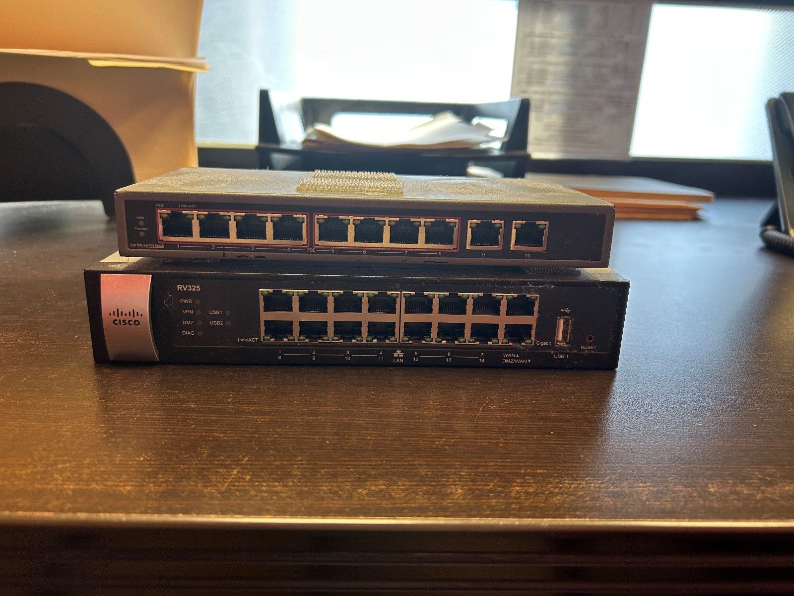 CISCO RV325 DUAL GIGABIT WAN VP ROUTER & FAST ETHERNET POWER (PoE) NETWORK SW.