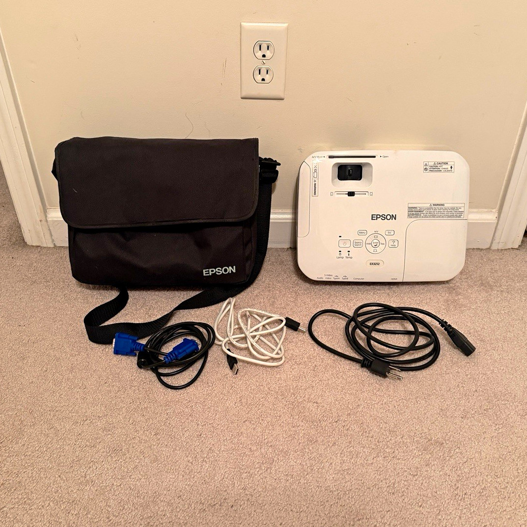 Epson EX3212 LCD Projector 2800 Lumens XGA HDMI VGA USB w/ Case & Cords