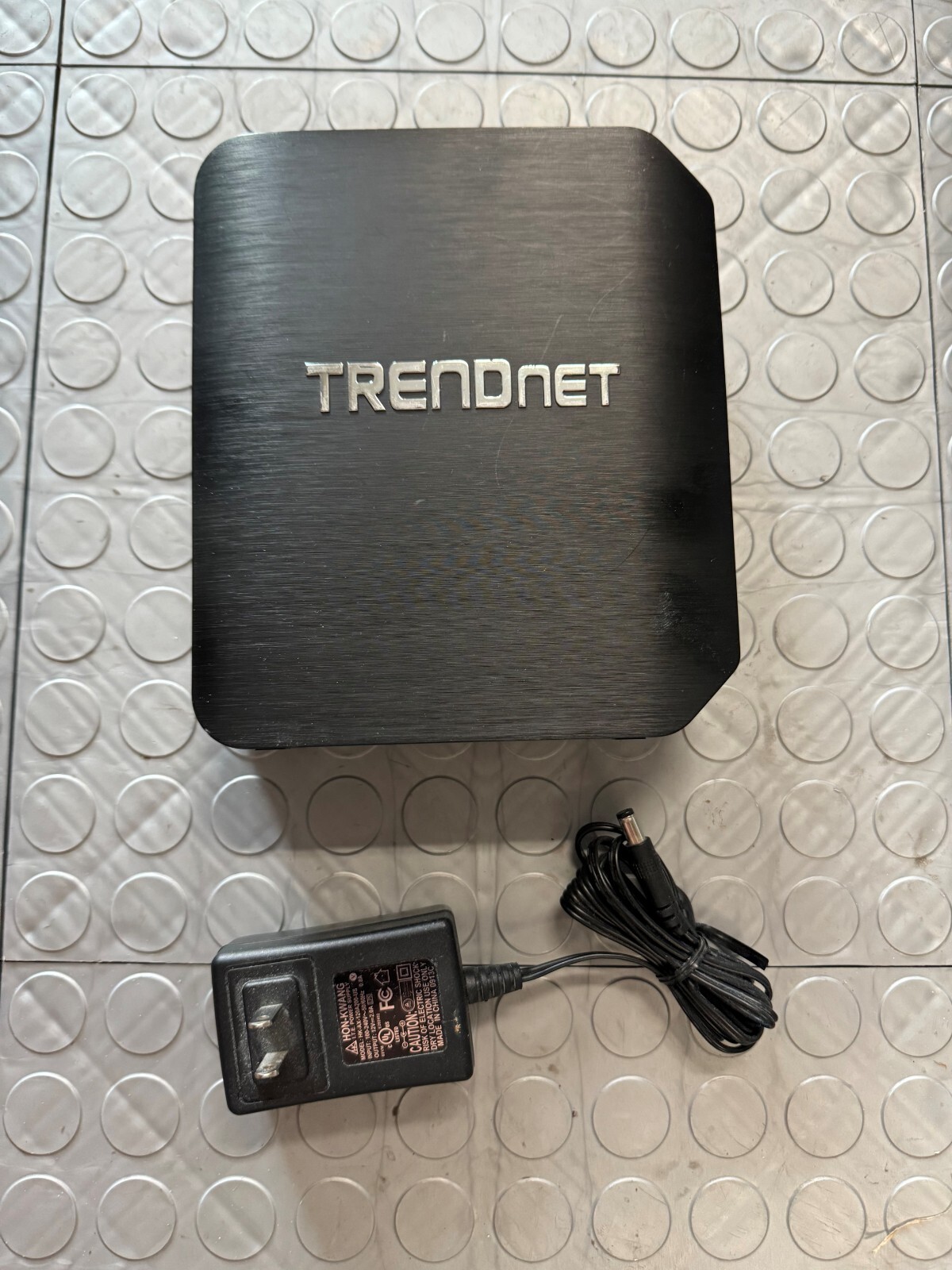 TRENDnet AC1900 1331 Mbps 1-Port 802.11 a/b/g/n/ac (draft 2.0) Router...