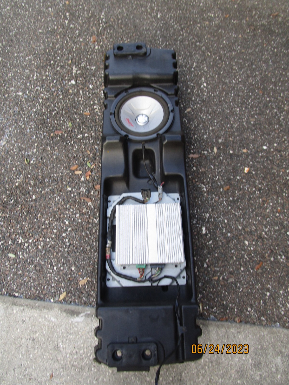 2004 Ford Ranger OEM Behind Seat Speaker & Amplifier