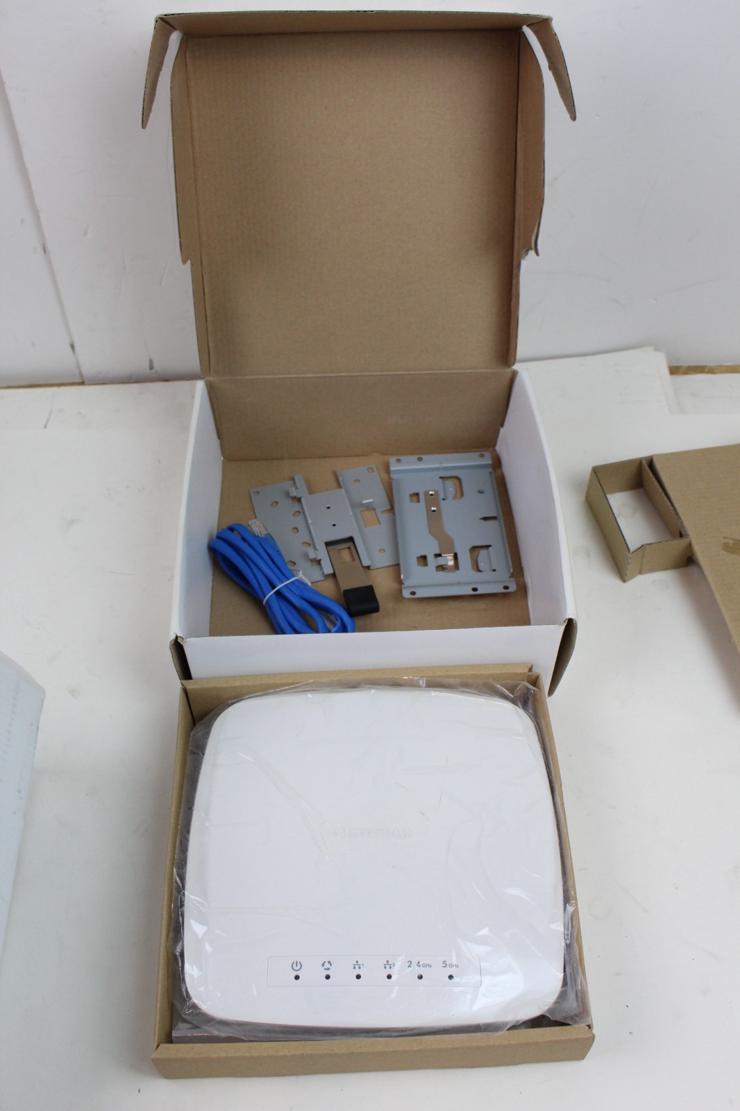 Netgear AC1300 WAC510 Dual Band PoE Insight Managed Smart Cloud Wireless Access 