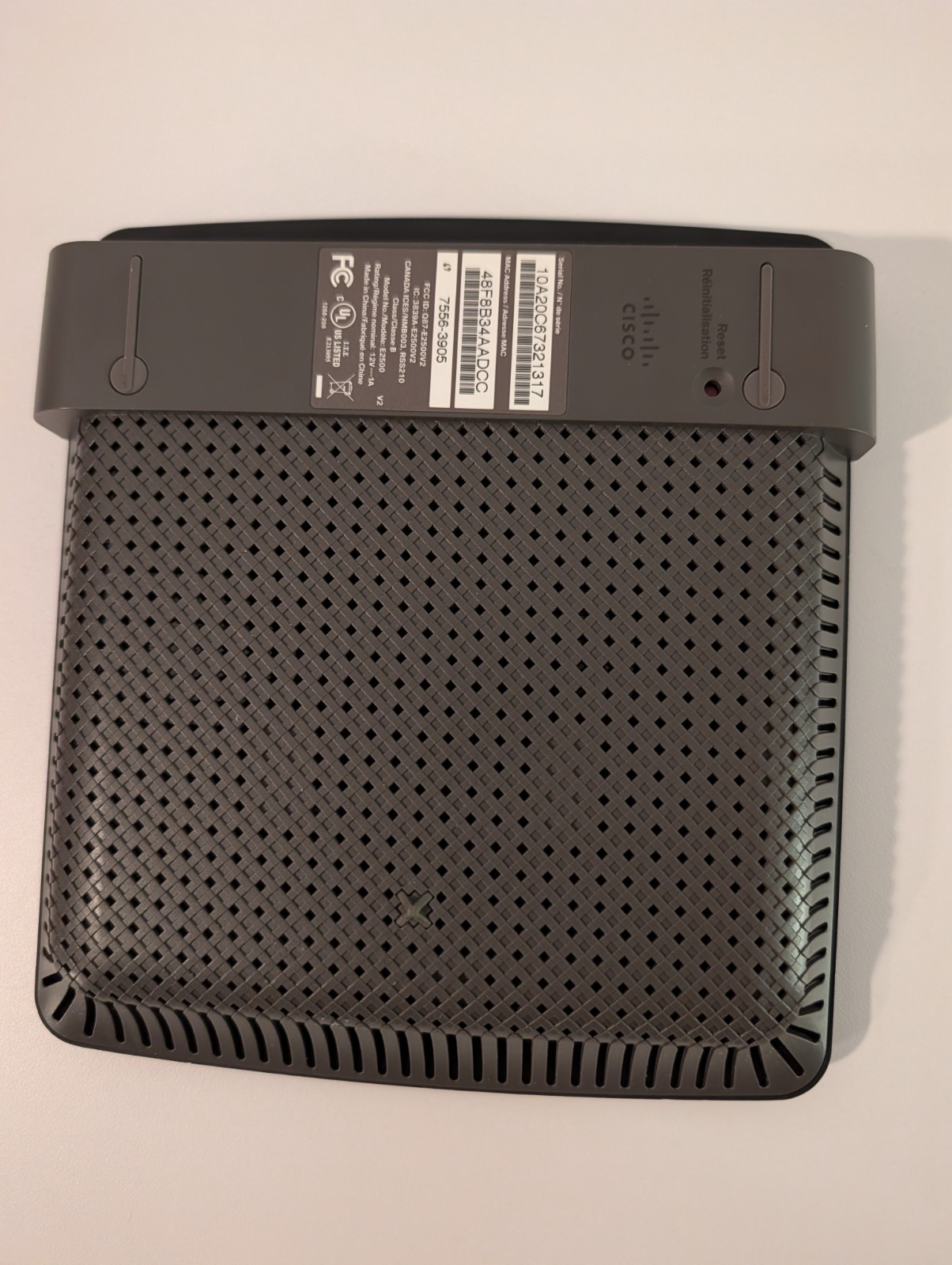Linksys E2500 300 Mbps 4-Port 10/100 Wireless N Router  Black