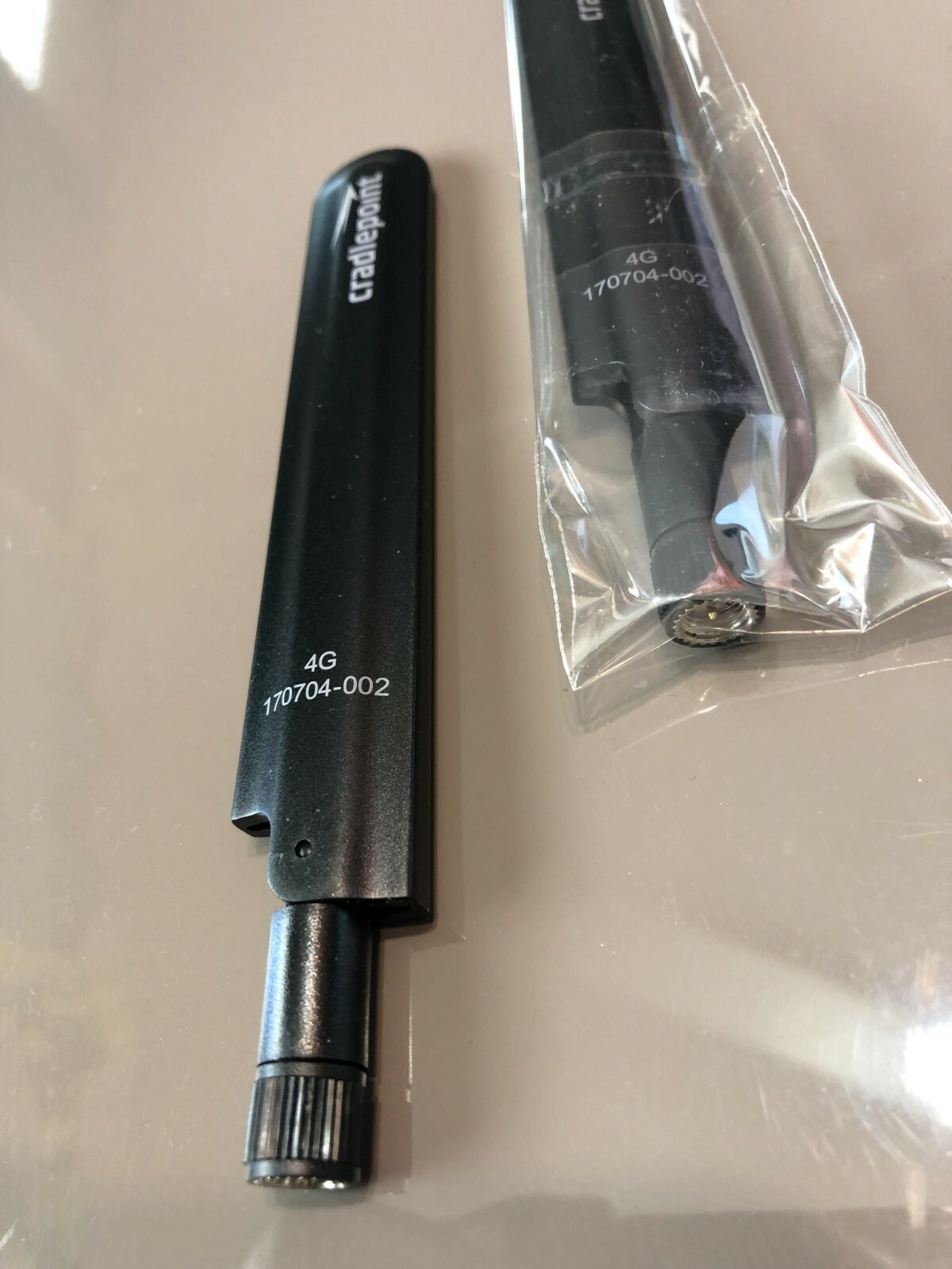 1X Cradlepoint 170704-002 Universal LTE Antenna, 600 to 6000 MHz, 3 dBi Gain