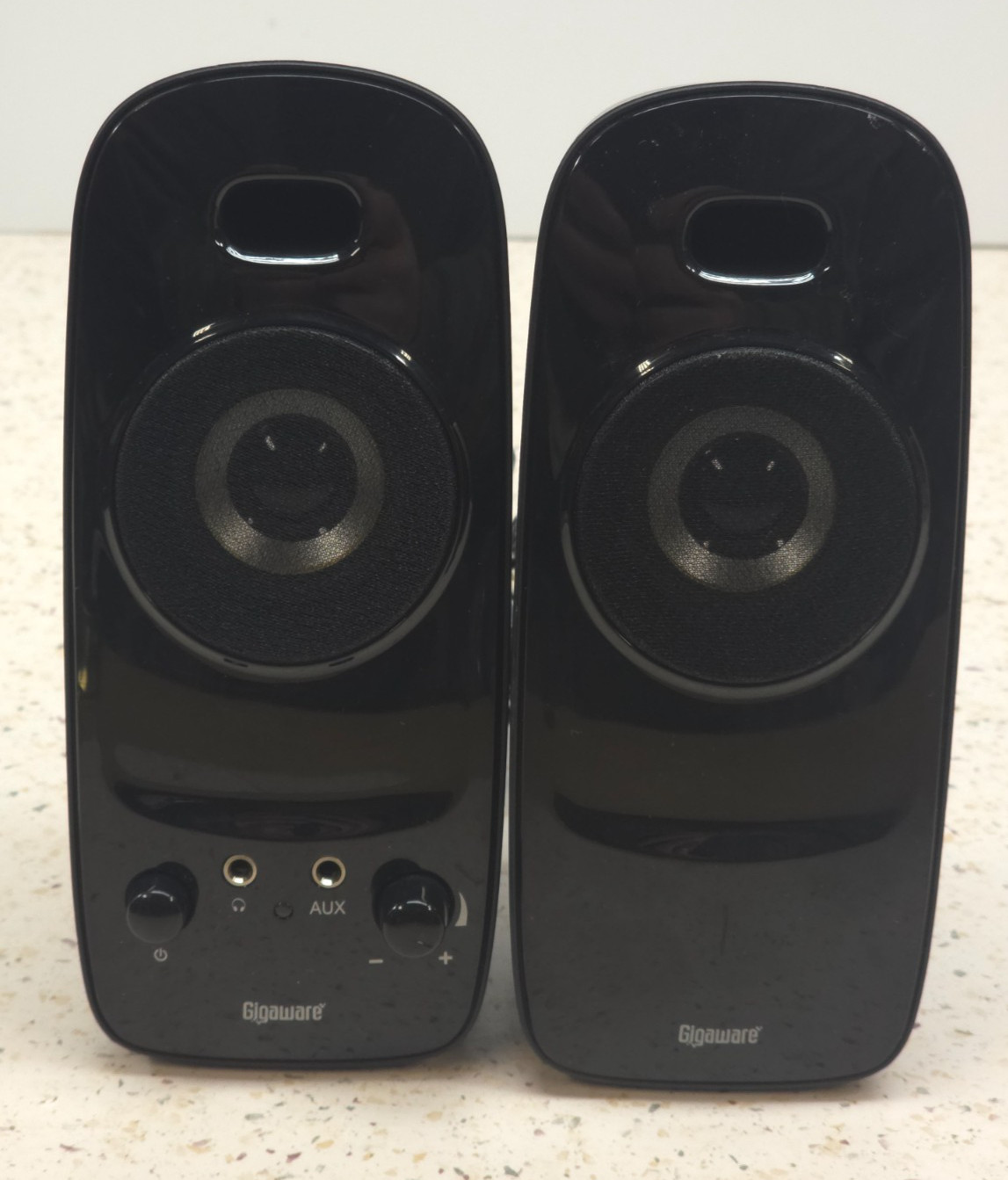 Gigaware 4000378 2.0 Multimedia Speakers AUX Desktop Wired Speaker System Tested