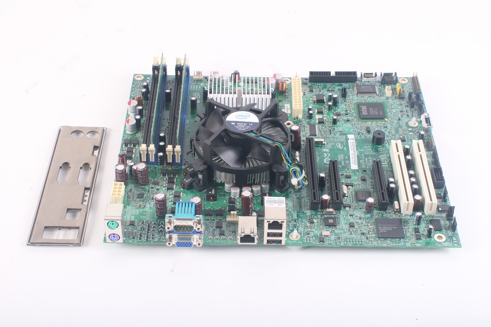 Intel S3200SH Server Motherboard Intel Xeon X3550 @ 2.66GHz / 2GB RAM W/ I/O