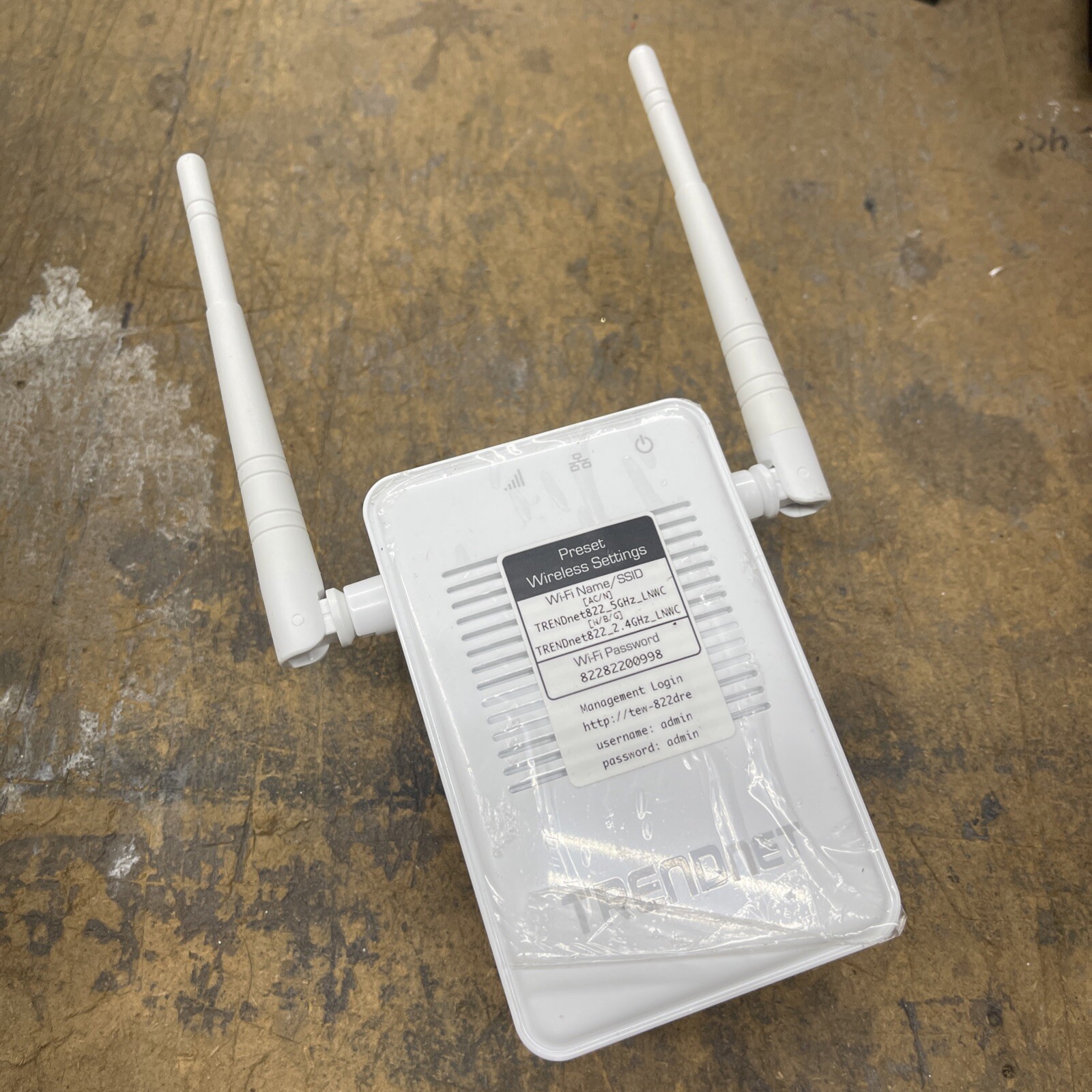 Trendnet TEW-822DRE AC1200 WiFi Range Extender