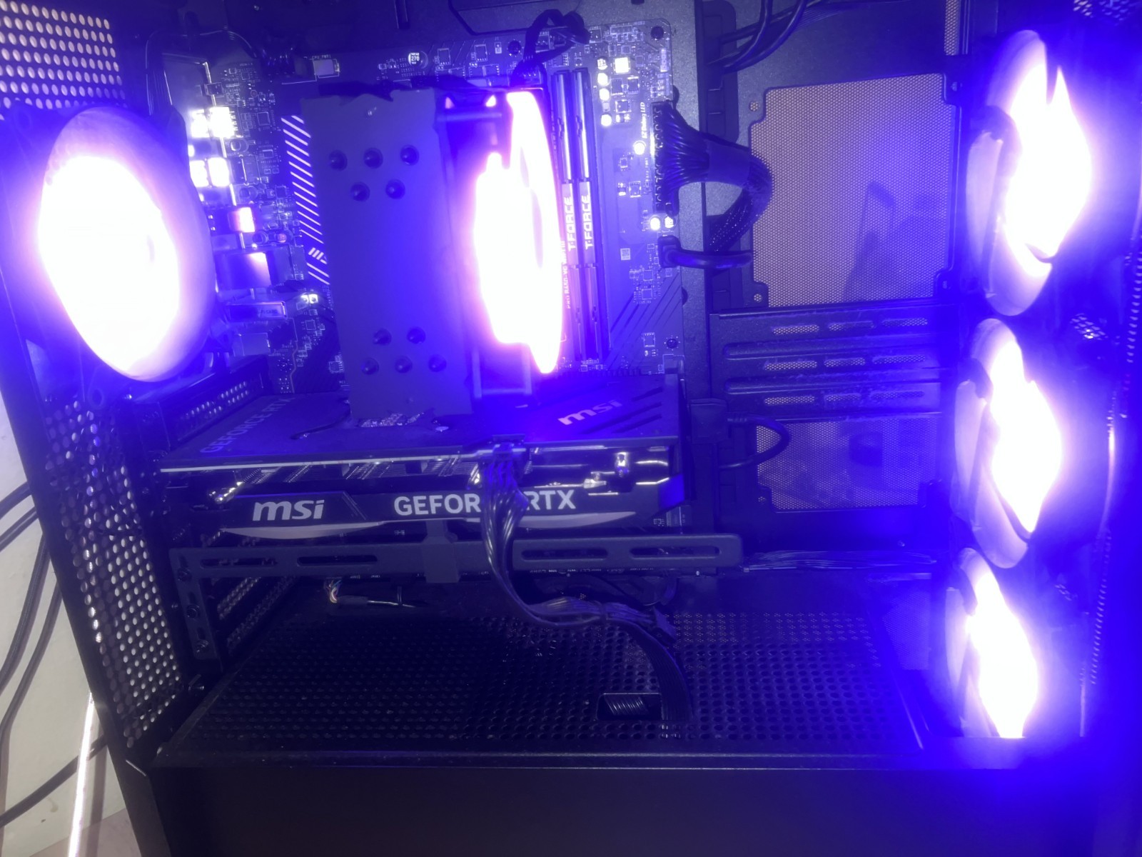 Gaming PC – RTX 4070 / Ryzen 7 8700F / 32GB RAM