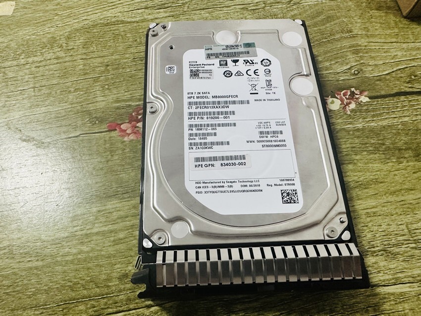 819203-B21 HPE 8TB SATA 6G 7.2K 3.5IN SC 512E DS HDD 820033-001