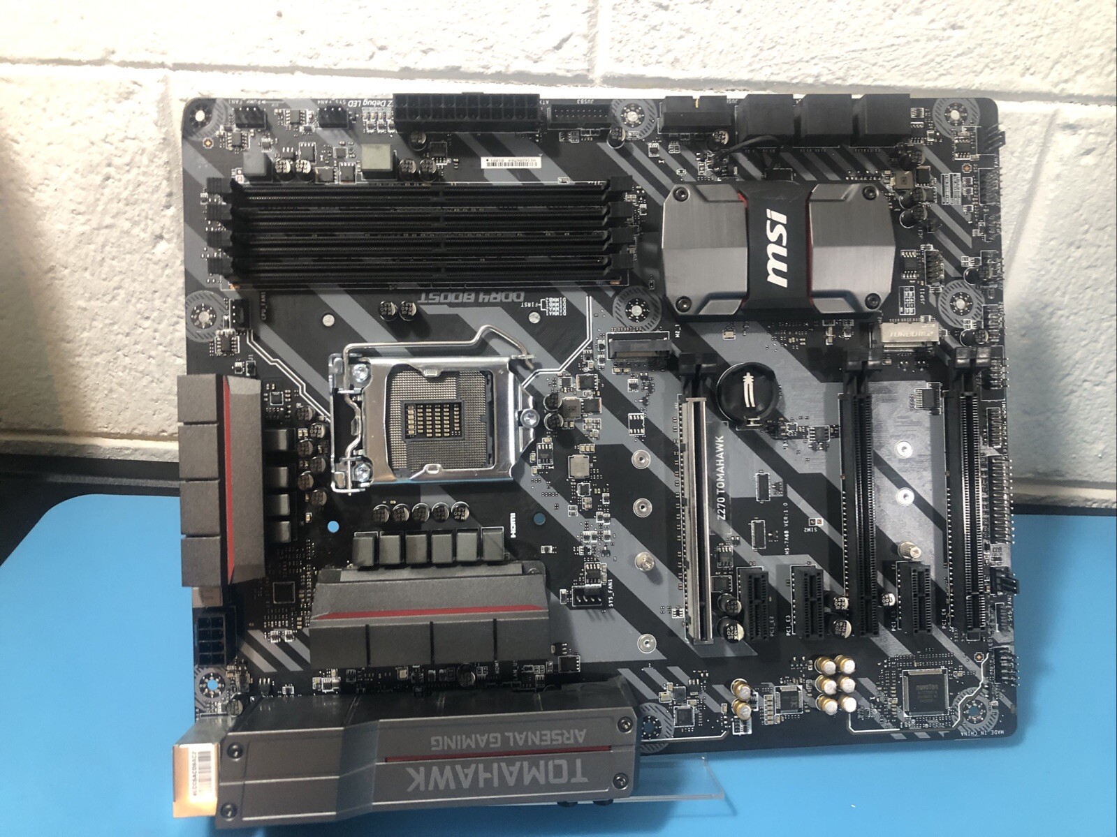 MSI Z270 TOMAHAWK LGA 1151 Intel Z270 HDMI SATA 6Gb/s ATX Intel Motherboard