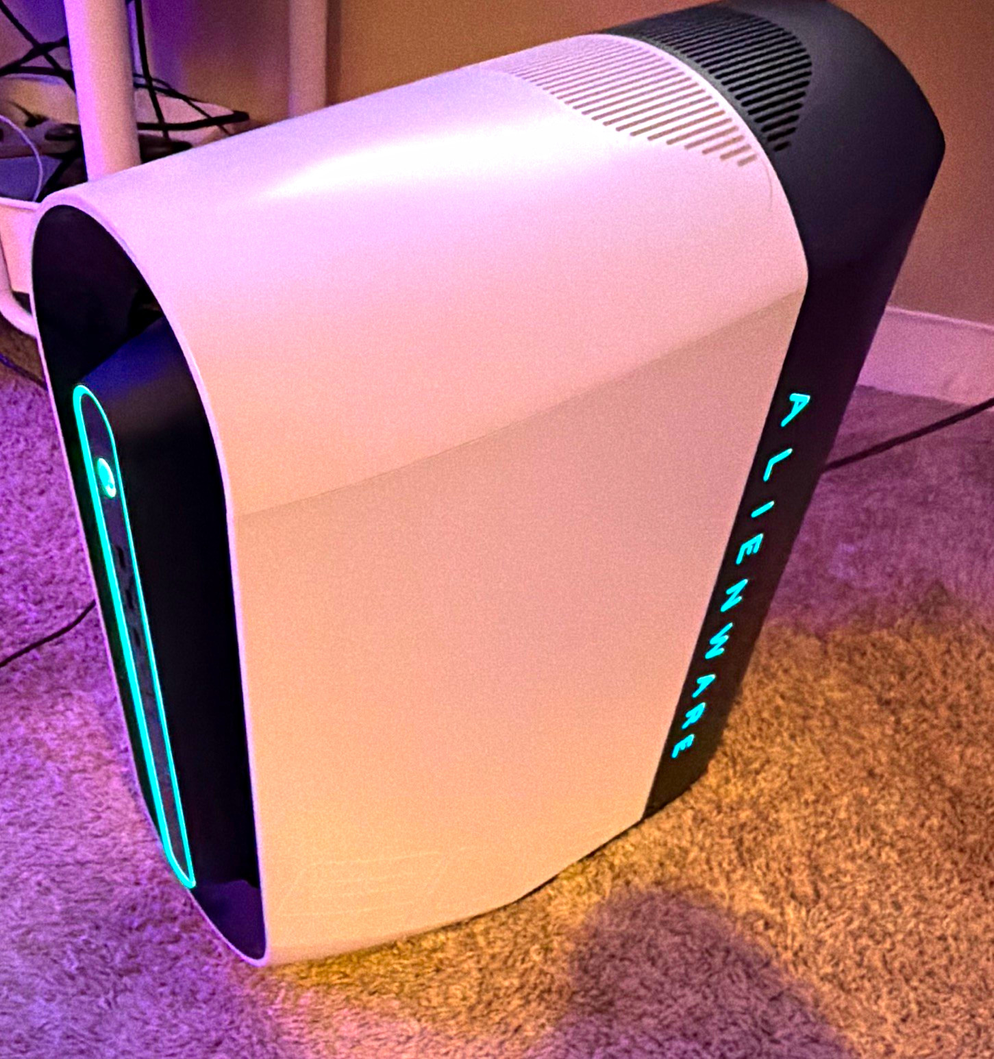 DELL ALIENWARE AURORA R9 i7-9700 16GB RAM 1.5TB storage RTX 2080 super