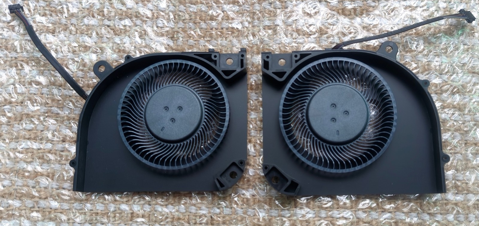 New for clevo X370 EFC-84091S2-0BH EFC-87091S2-0BH 12V FAN L+R