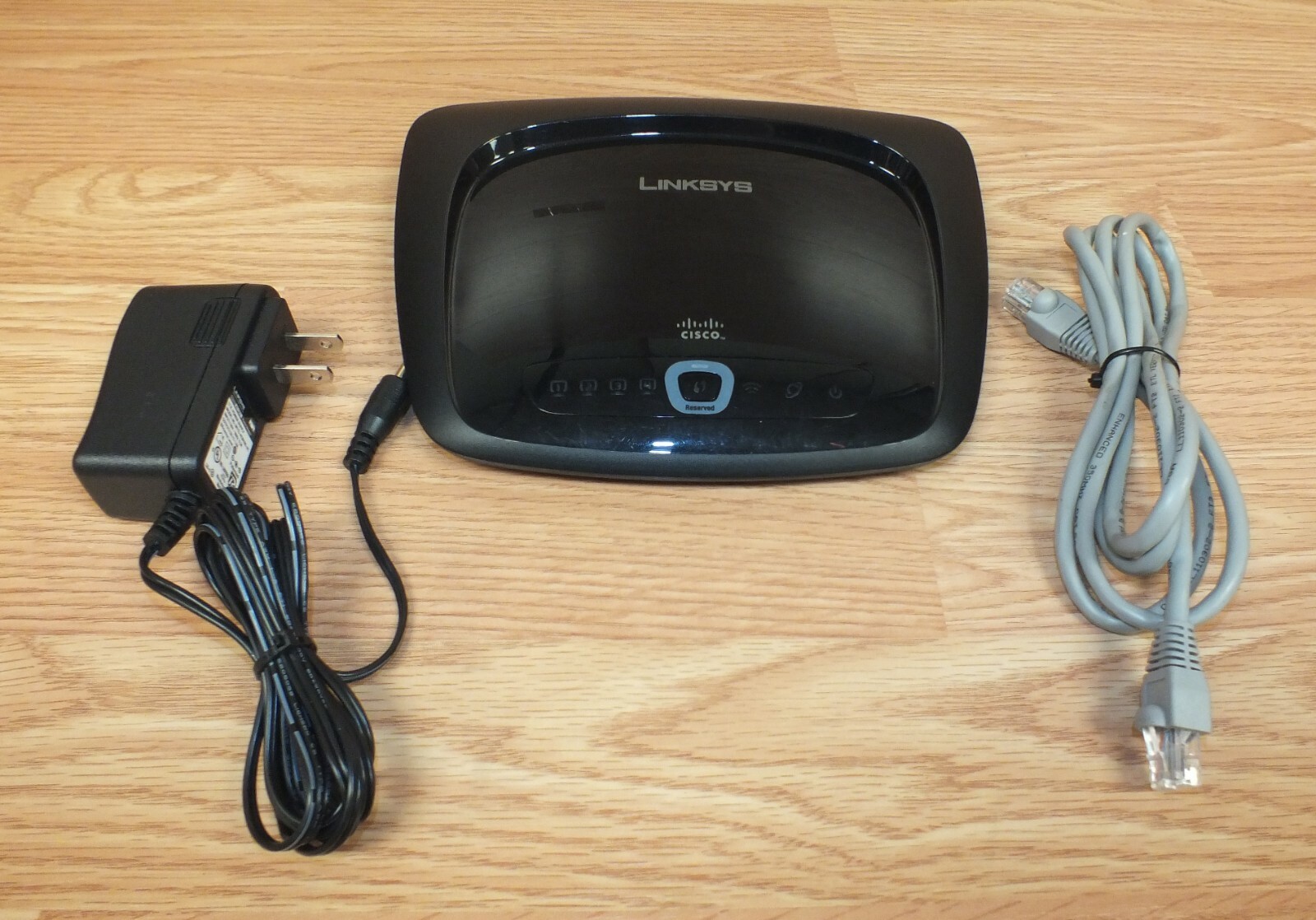Linksys WRT110 24 Mbps 4-Port 10/100 Wireless G Router With Accessories Bundle 