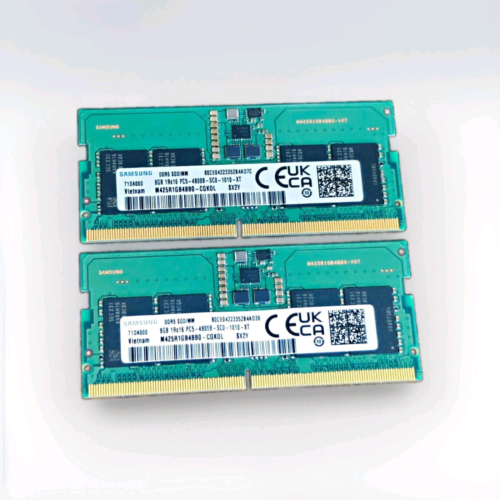 Samsung 16GB (2x8GB) DDR5 SO-DIMM PC5-4800B 262-Pin RAM M425R1GB4BB0