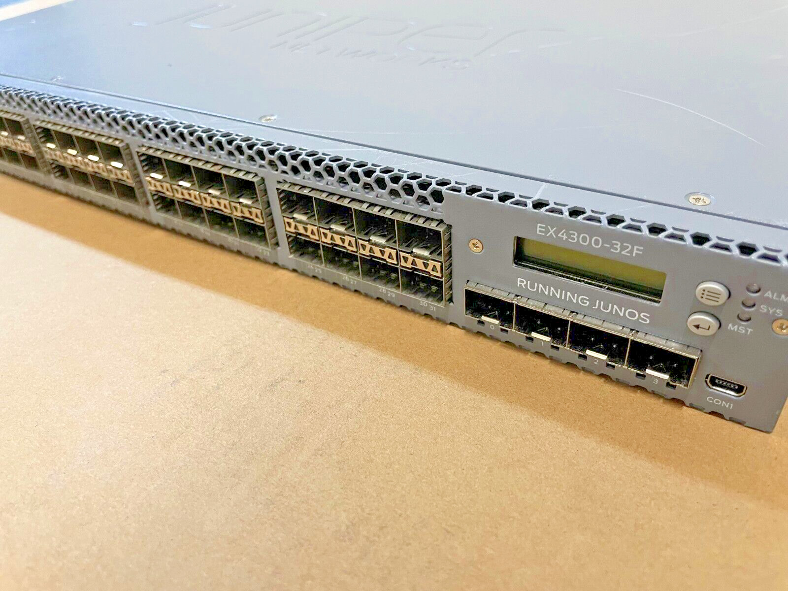 Juniper EX4300-32F 32 Port SFP, 4x SFP+ Dual AFO AC PWRS