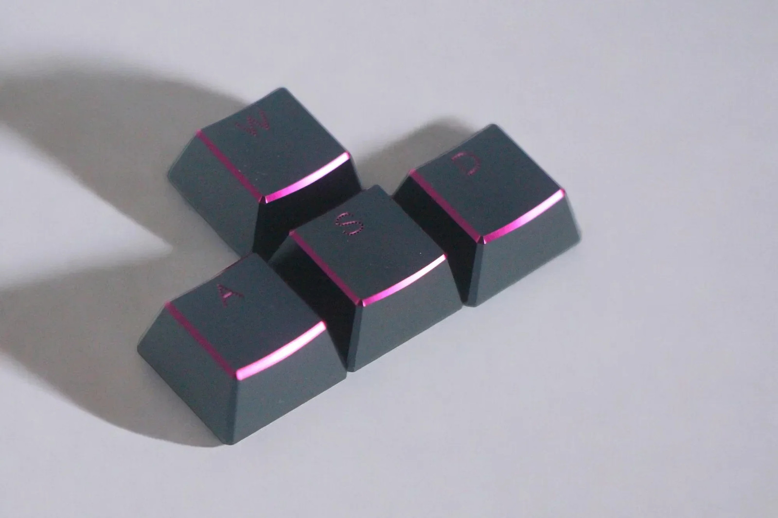 Aluminum Alloy Shine Through Translucent Gaming Metal Mechanical Keycaps For