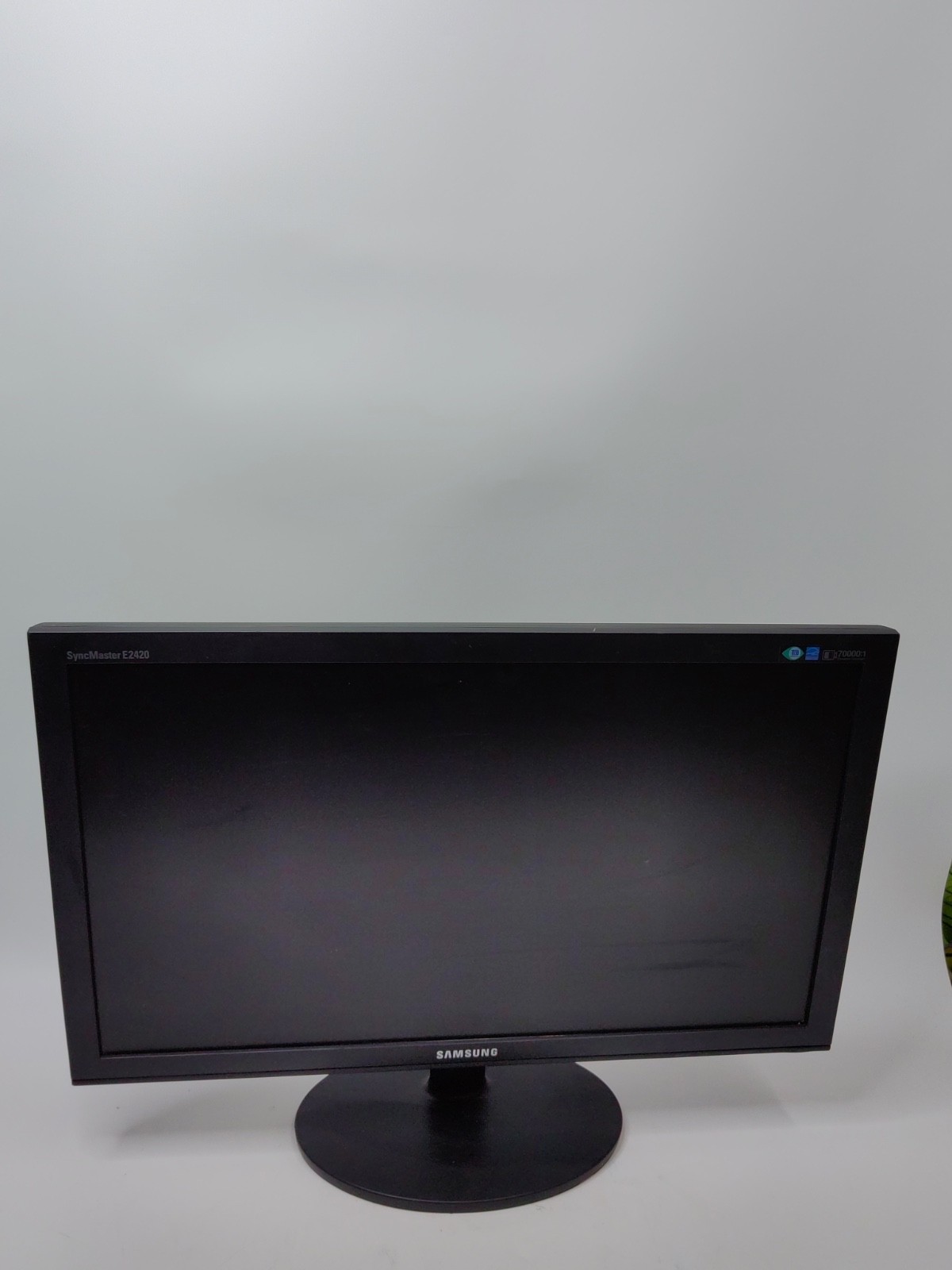 Samsung E2420L 24 inch LCD LED display, 1920x1080 Full HD