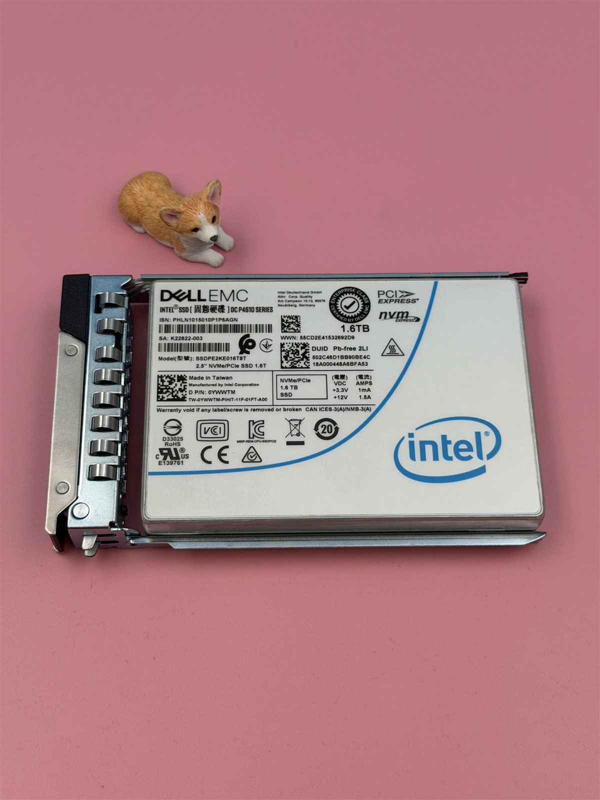 Dell 1.6TB NVMe PCIe 2.5" SSD YWWTM Intel P4610 w/ 14G Tray R640 R740