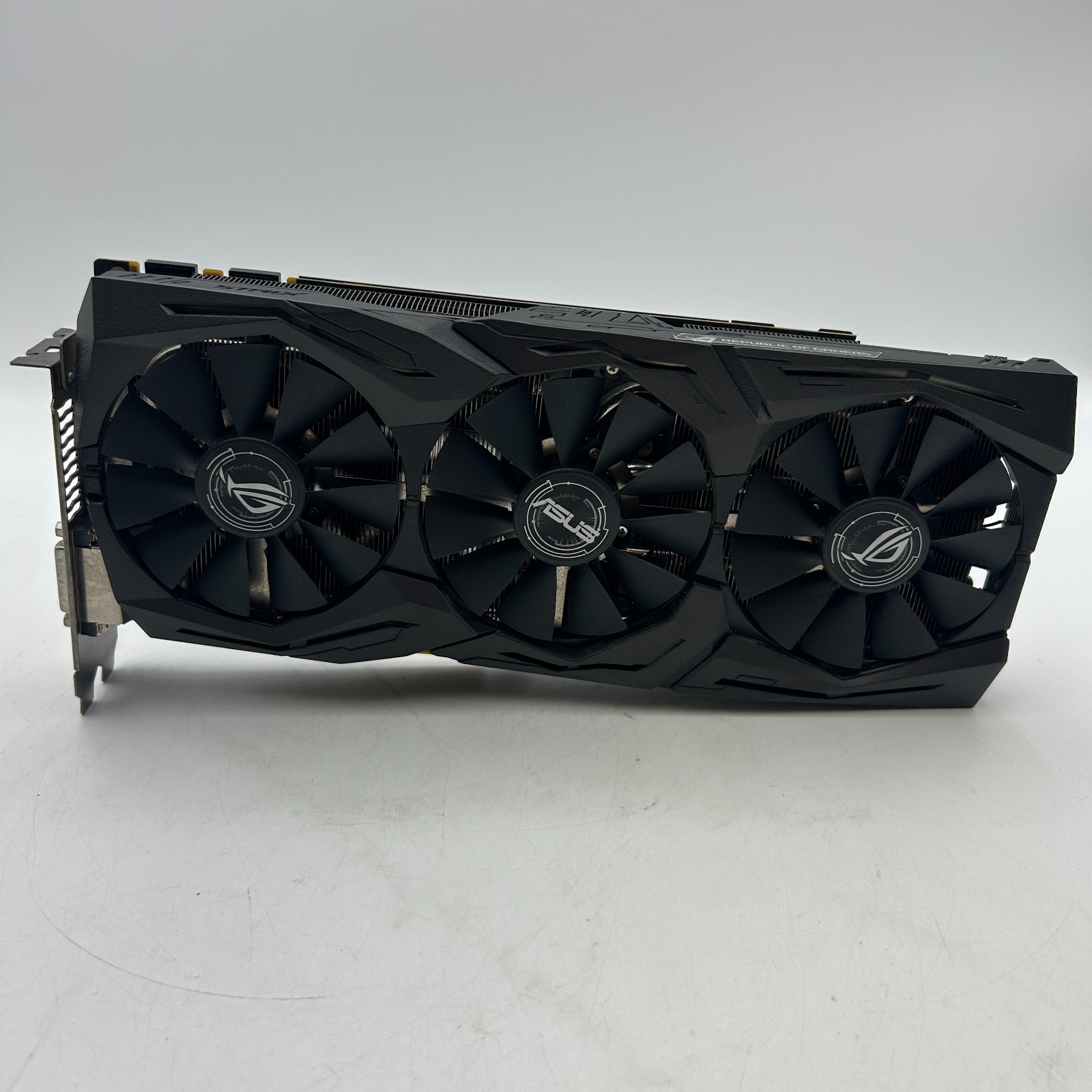 ASUS NVIDIA GeForce GTX 1070 8GB GDDR5 Graphics Card STRIX-GTX1070-O8G-GAMING