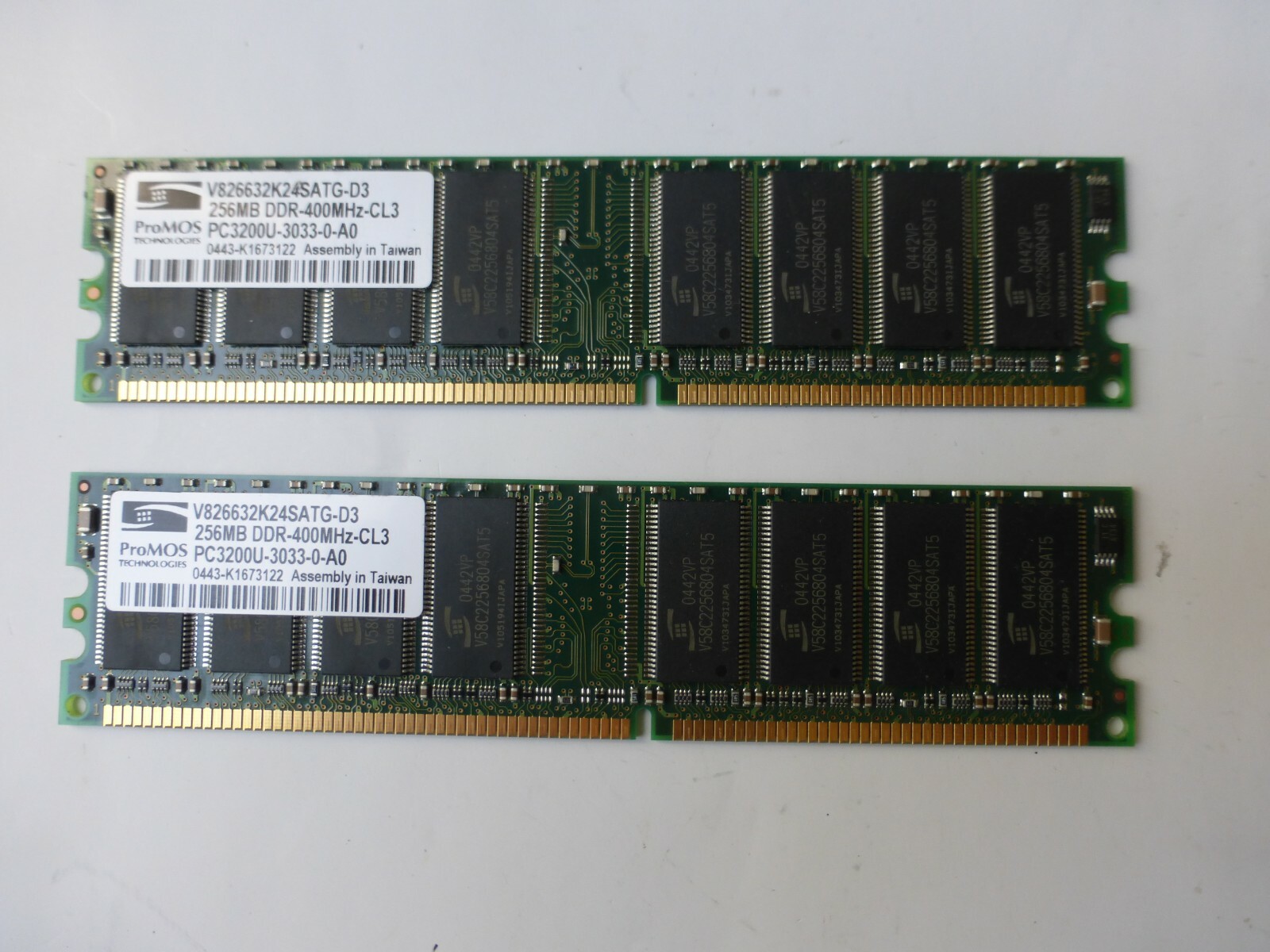 2 ProMOS V826632K24SATG-D3 256MB 400MHz-CL3 PC3200U-3033-0-A0 Desktop Memory RAM