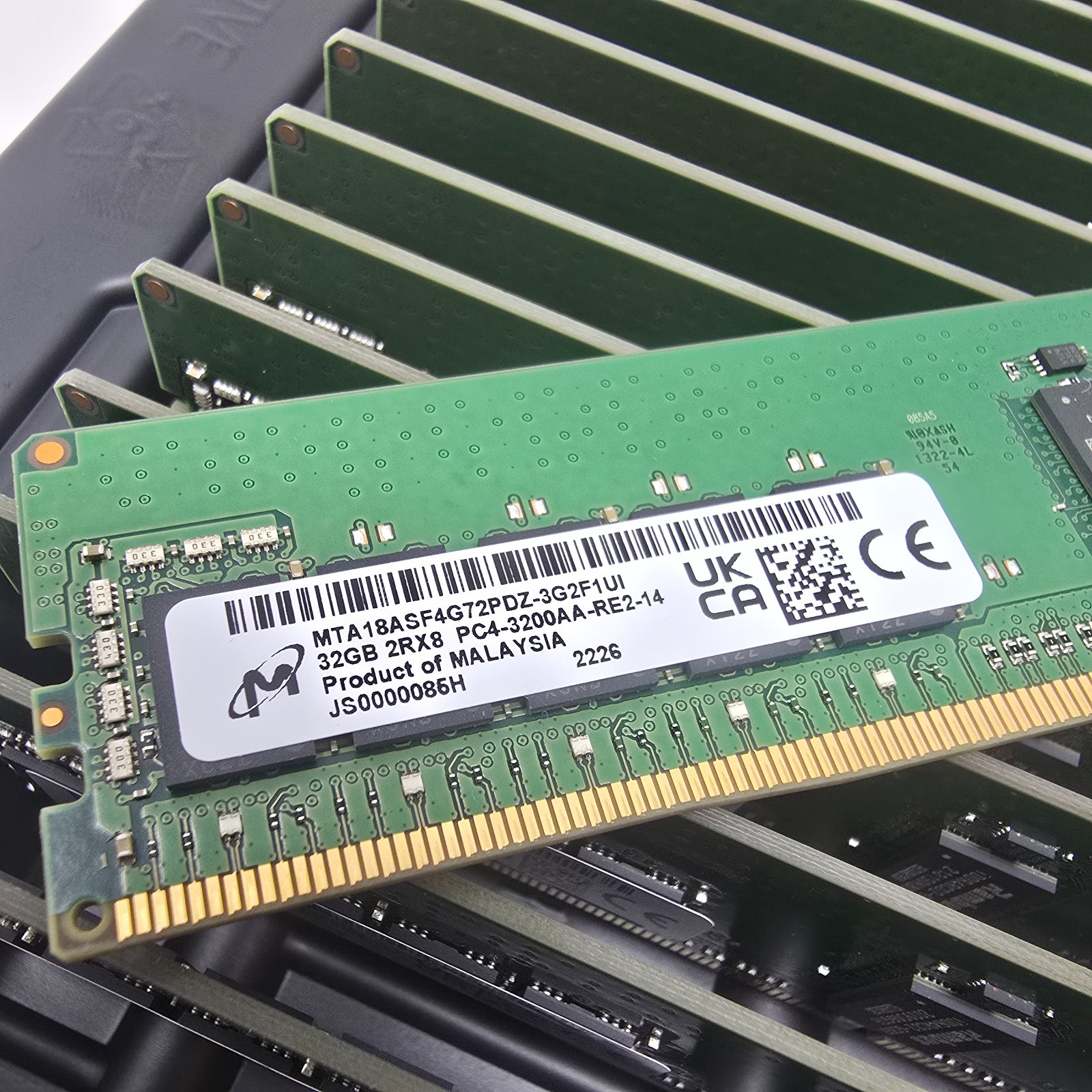 768GB - 24 - Micron 32GB DDR4-3200 RDIMM Server Memory (MTA18ASF4G72PZ-3GF1UI)