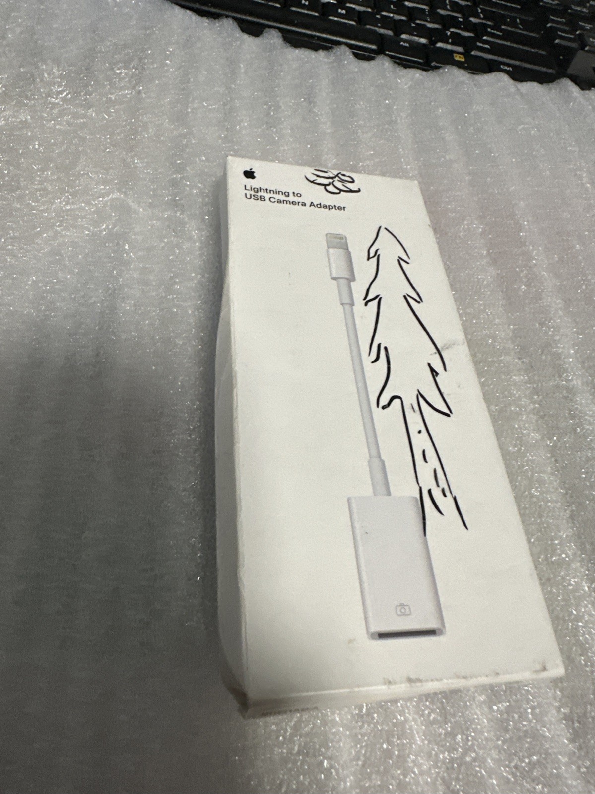 Genuine Apple MD821AM/A Lightning to USB Camera Adapter 