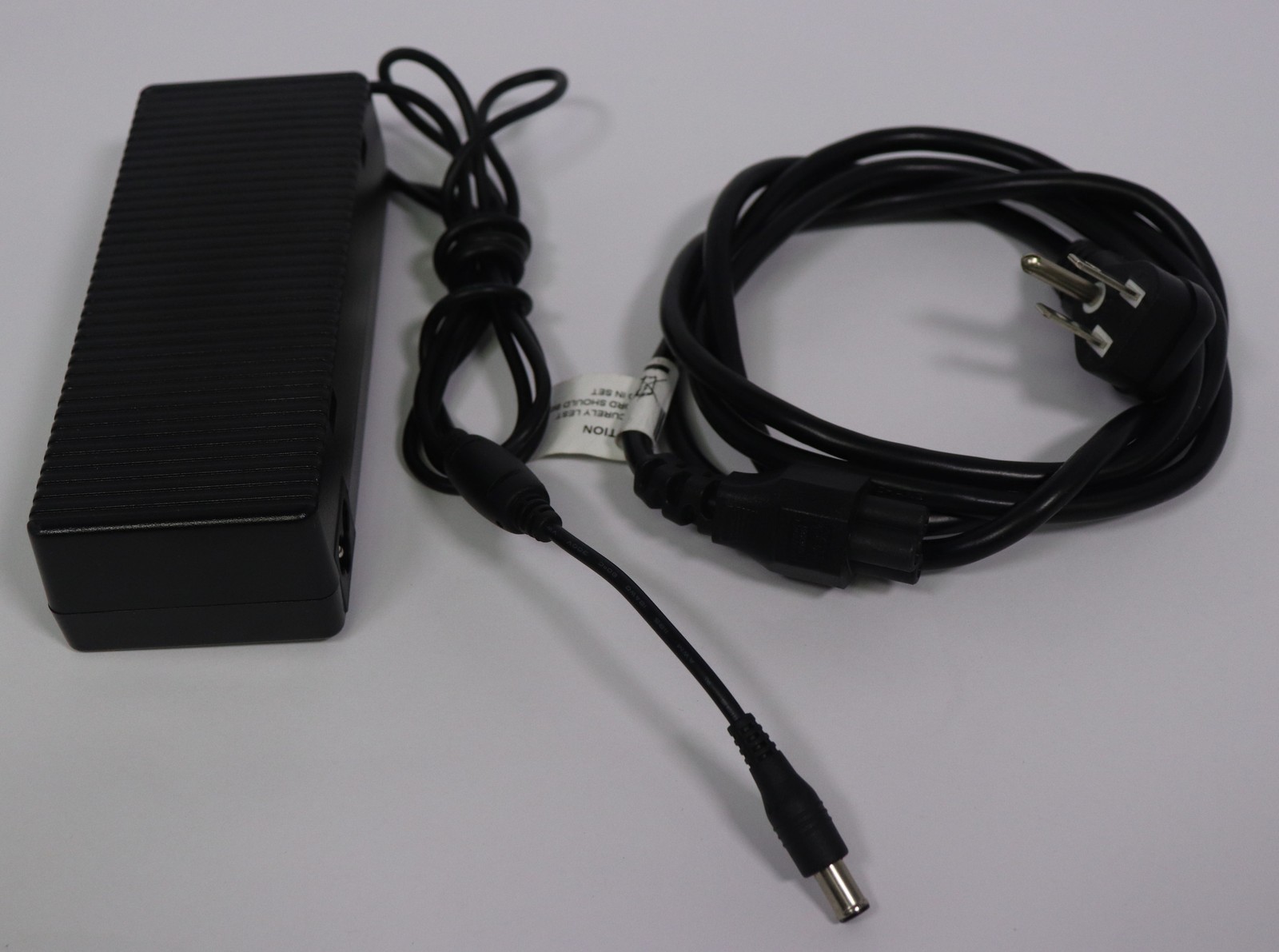 Genuine Original Samsung AC/DC Adapter AD-6314T 14V 4.5A 63W Charger