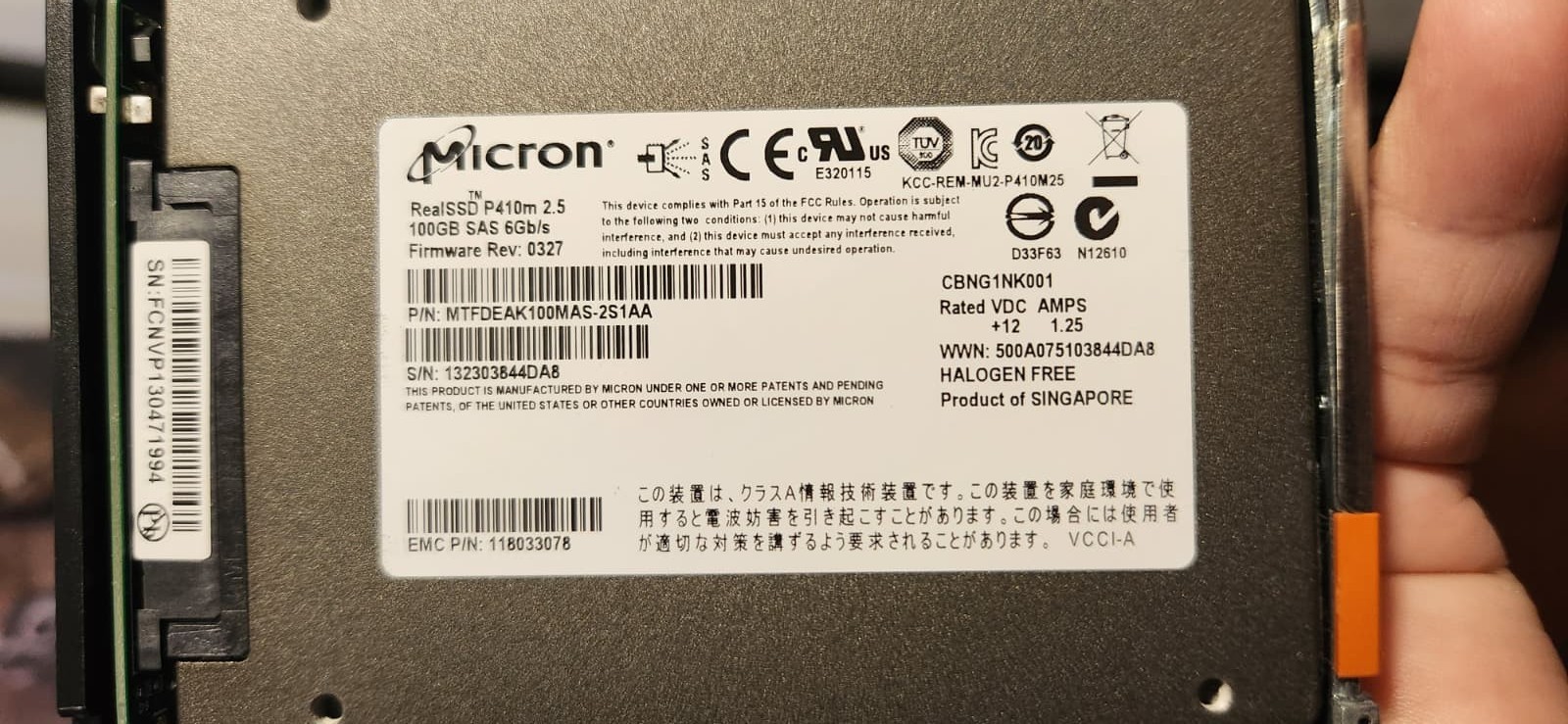 MTFDEAK100MAS-2S1AA    Micron 100GB SAS 6G 2.5in SSD