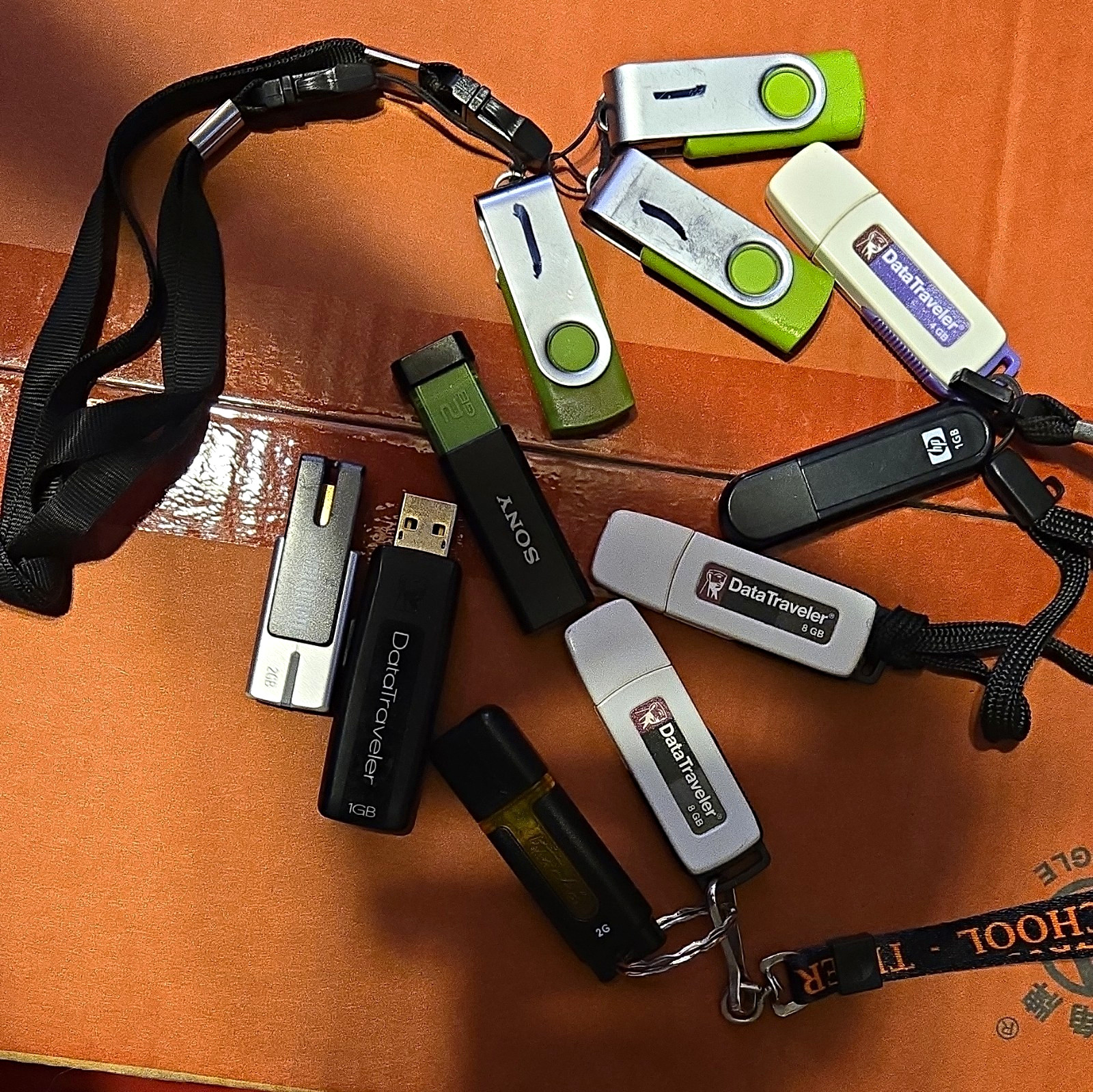 Lot of 11 USB flash Drives, Various Memory