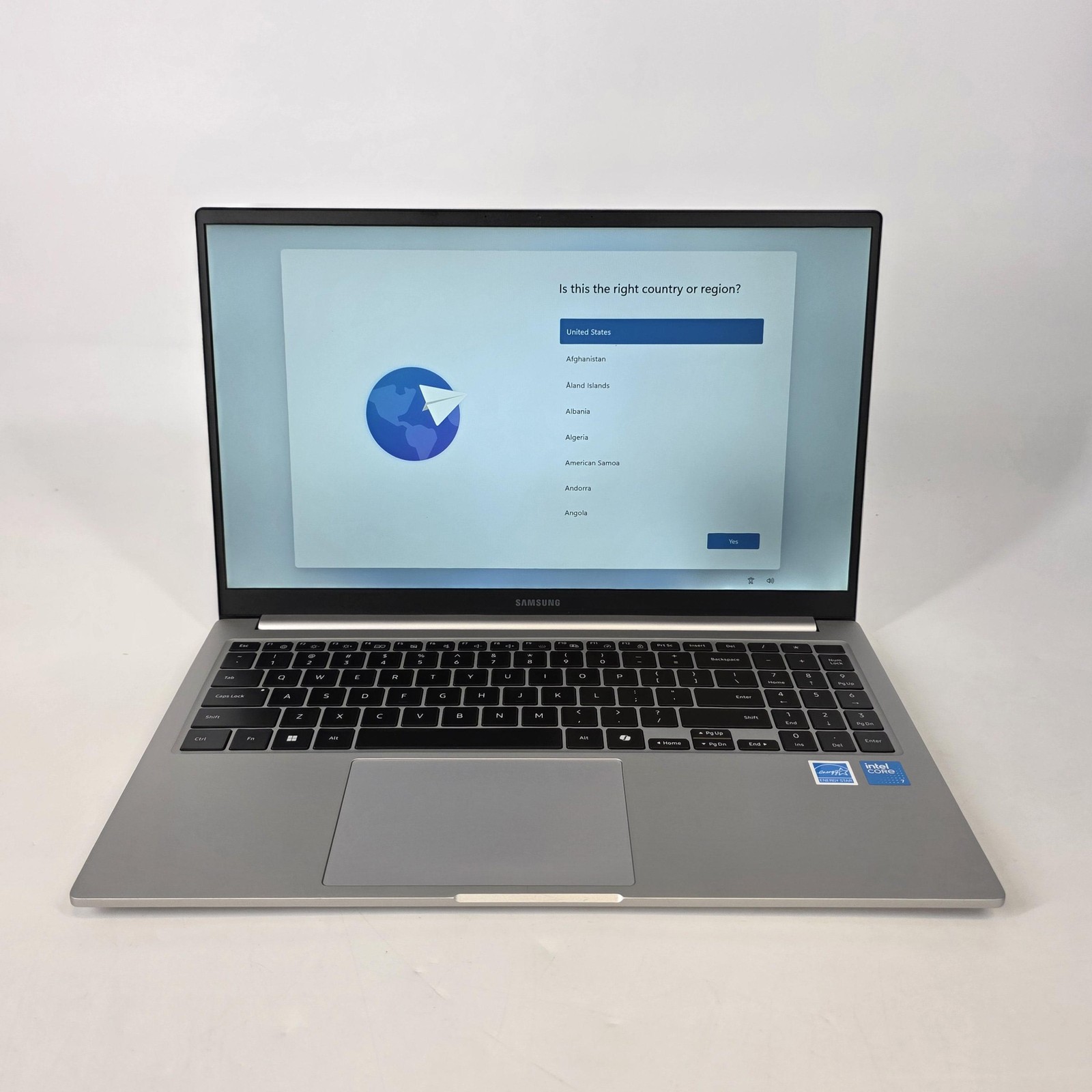 Samsung Galaxy Book4 15.6 Silver FHD 1.8 GHz Core 7 150U 16GB RAM 512GB SSD Good
