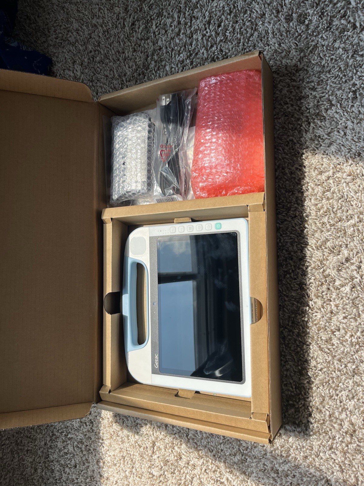 Rugged windows tablet (Getac RX10G2)