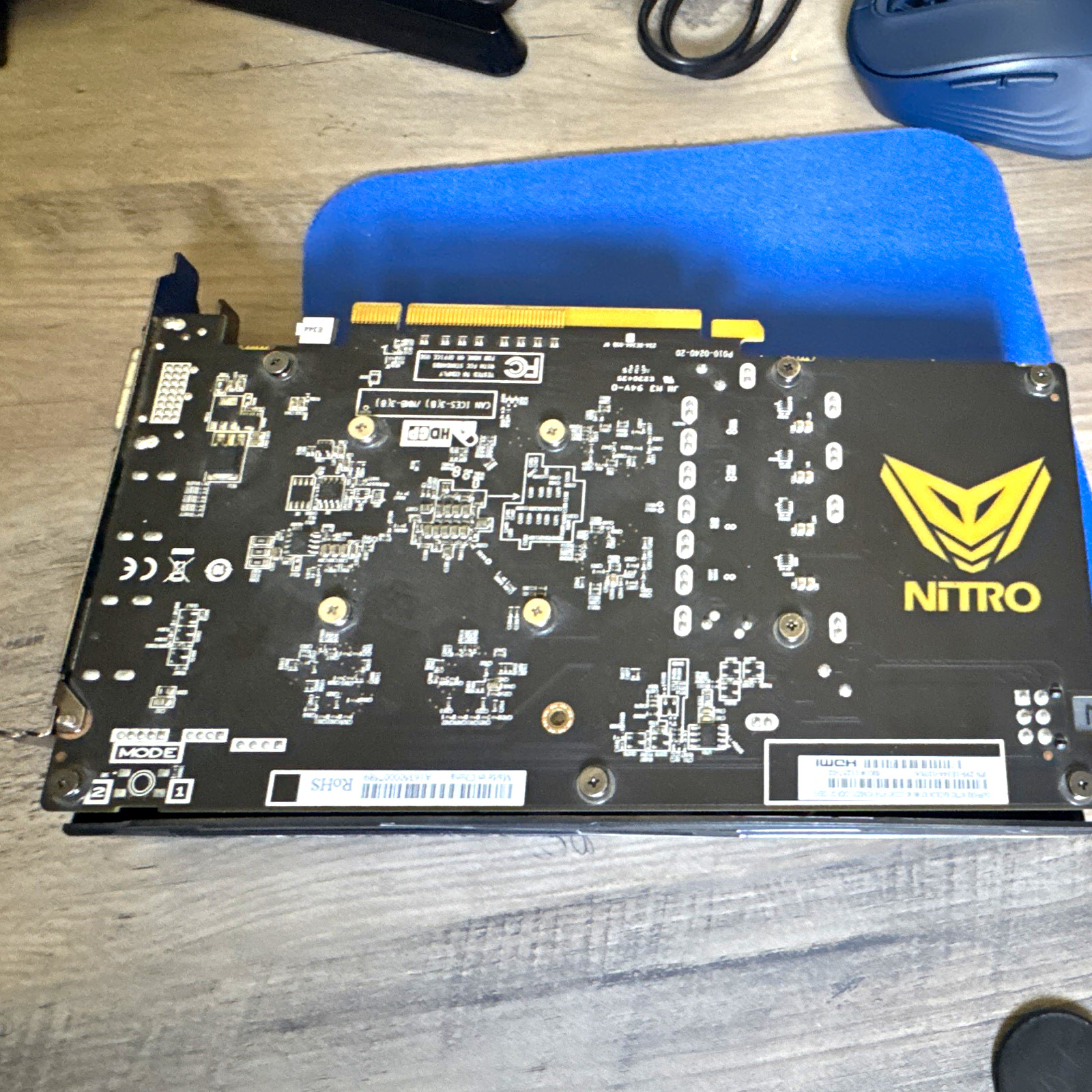 SAPPHIRE NITRO AMD Radeon Dual Fan GPU DVI-D HDMI DP PCIe x16 8-Pin