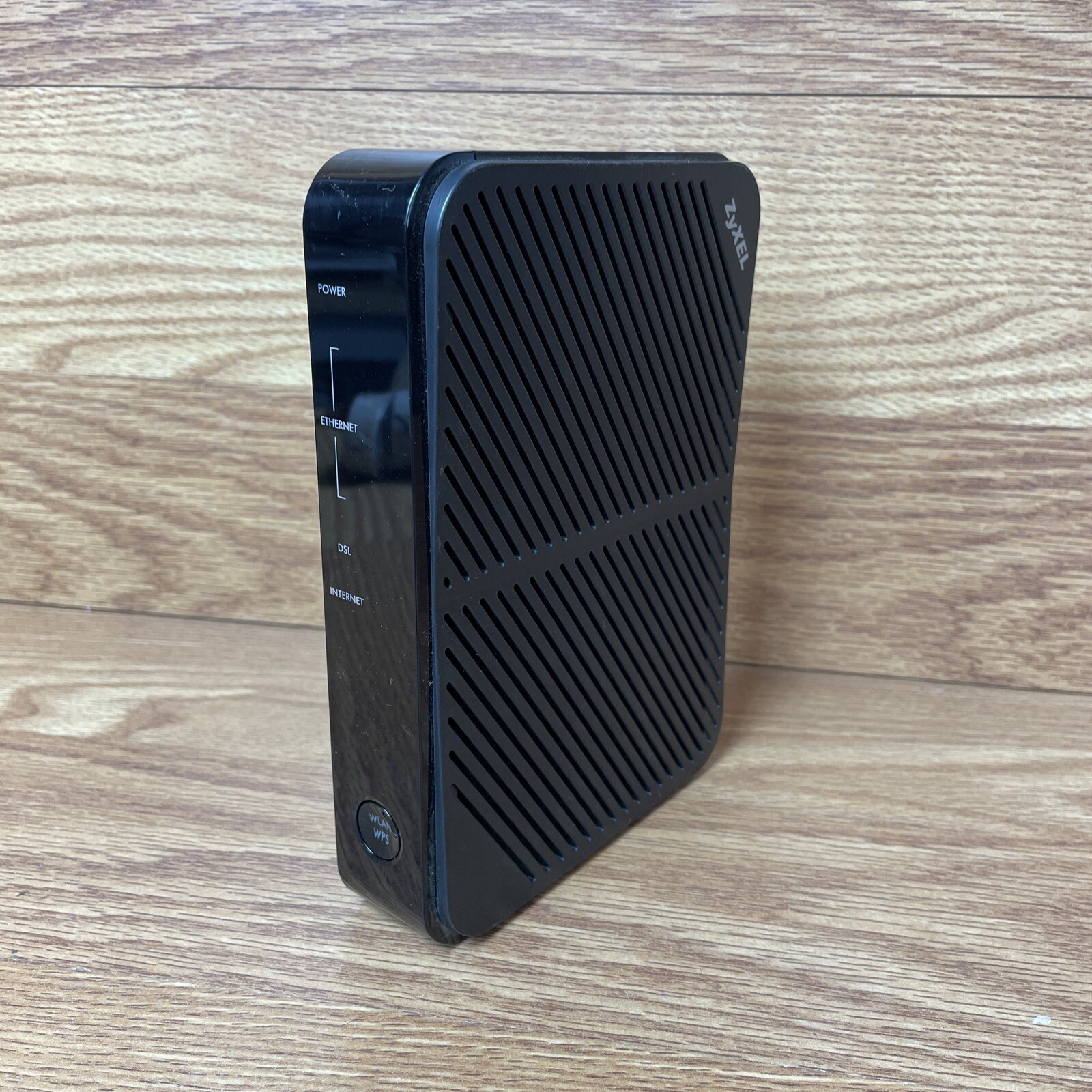 ZyXel P-660HN -51 Wi-Fi 4 IEEE 802.11n ADSL2+ Modem/Wireless Router