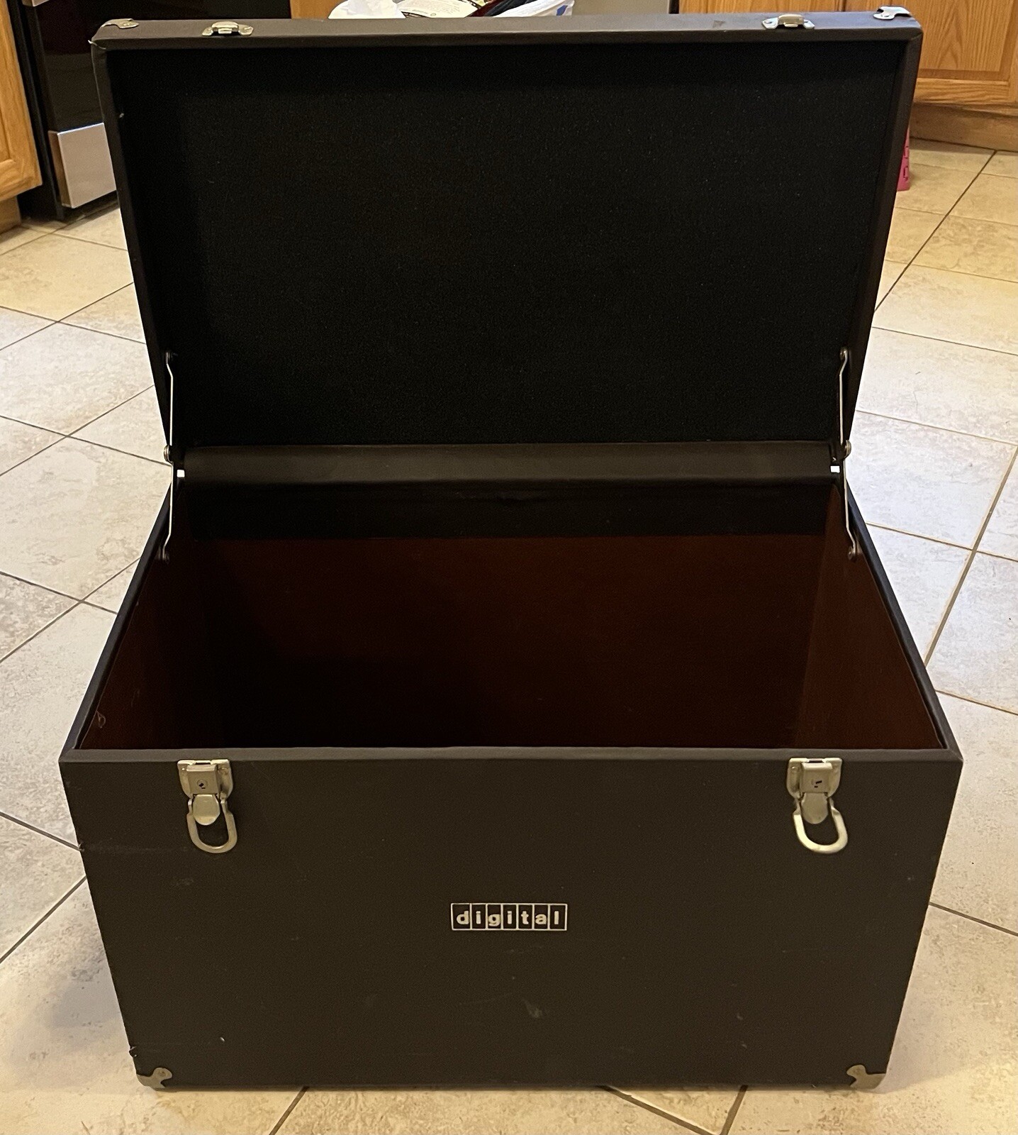 Rare Vtg Digital Equipment Corporation 23”x14”x16” Leather Case w/locks. No Key